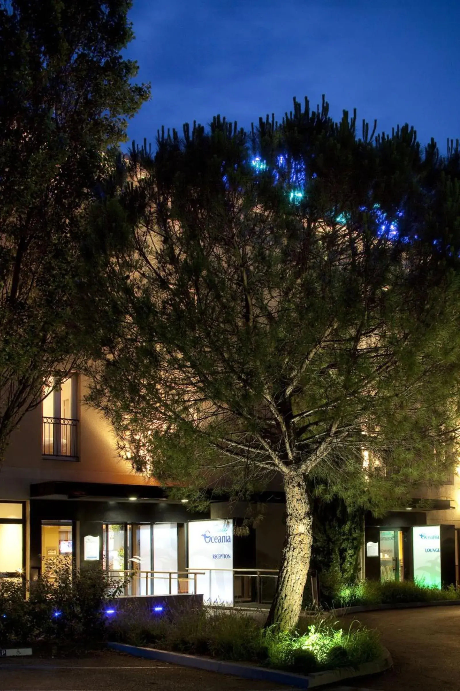 Facade/entrance, Property Building in Escale Oceania Aix-En-Provence