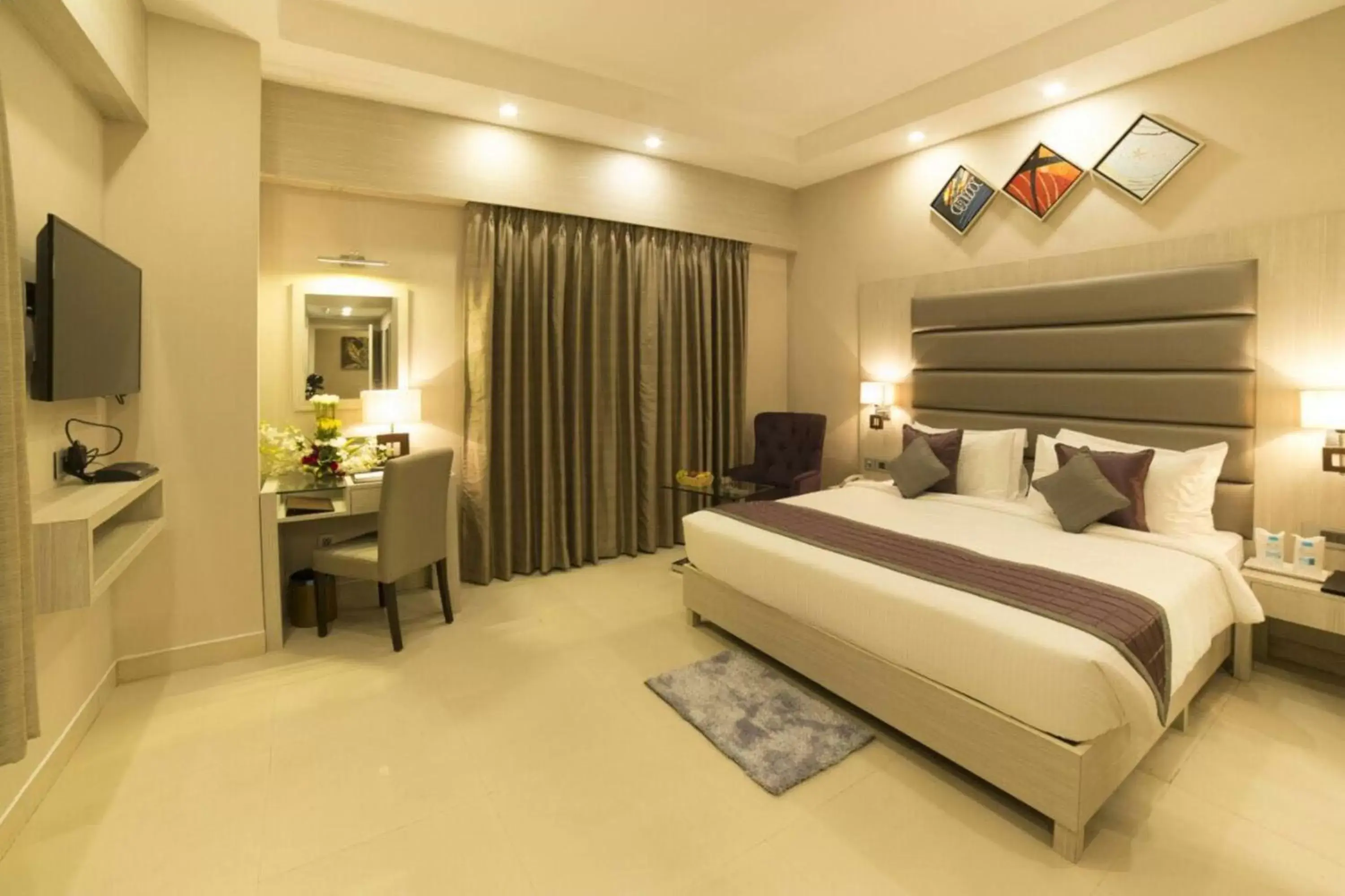 Bedroom, Room Photo in Golden Tulip Saltlake Kolkata