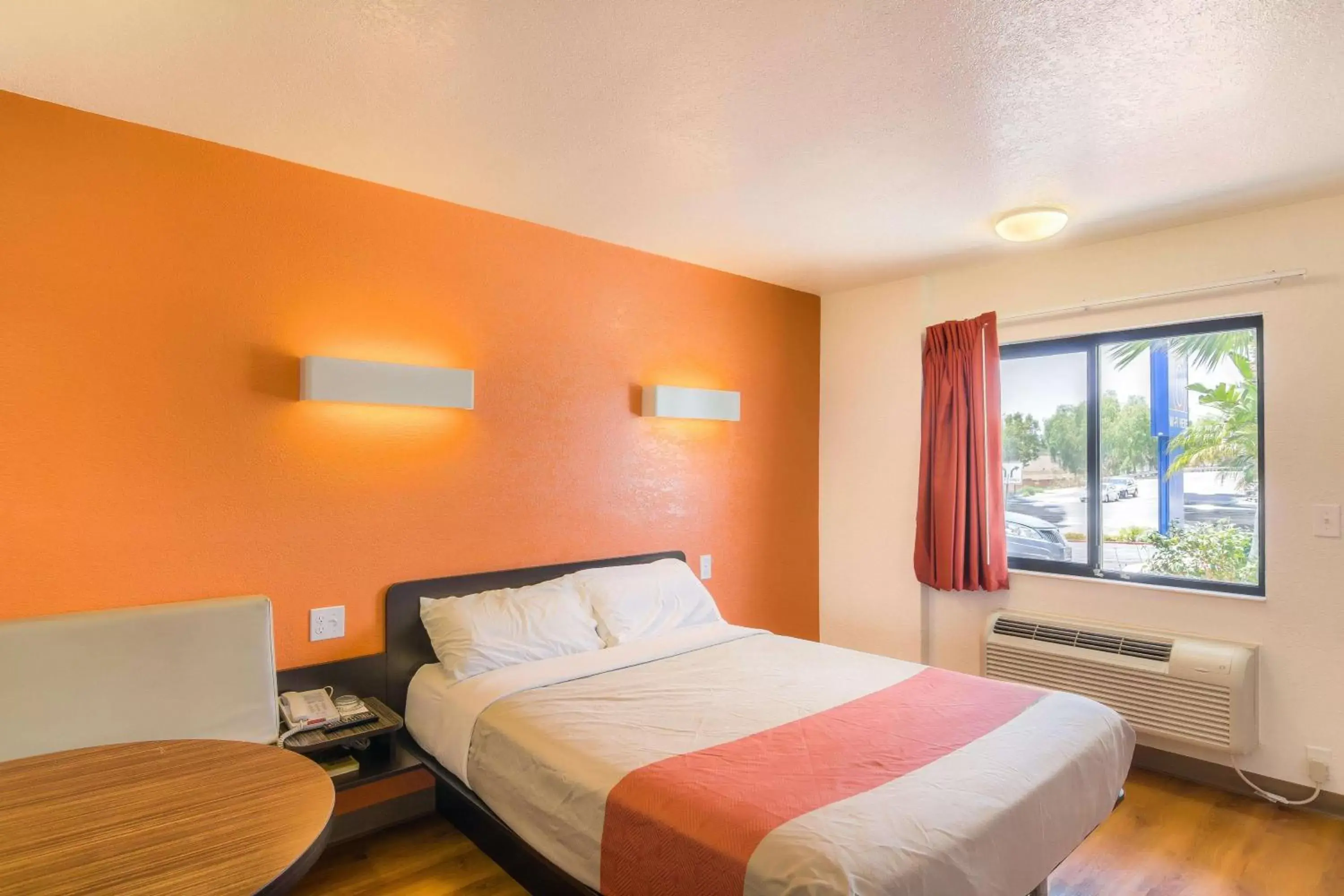 Bedroom, Room Photo in Motel 6-Simi Valley, CA
