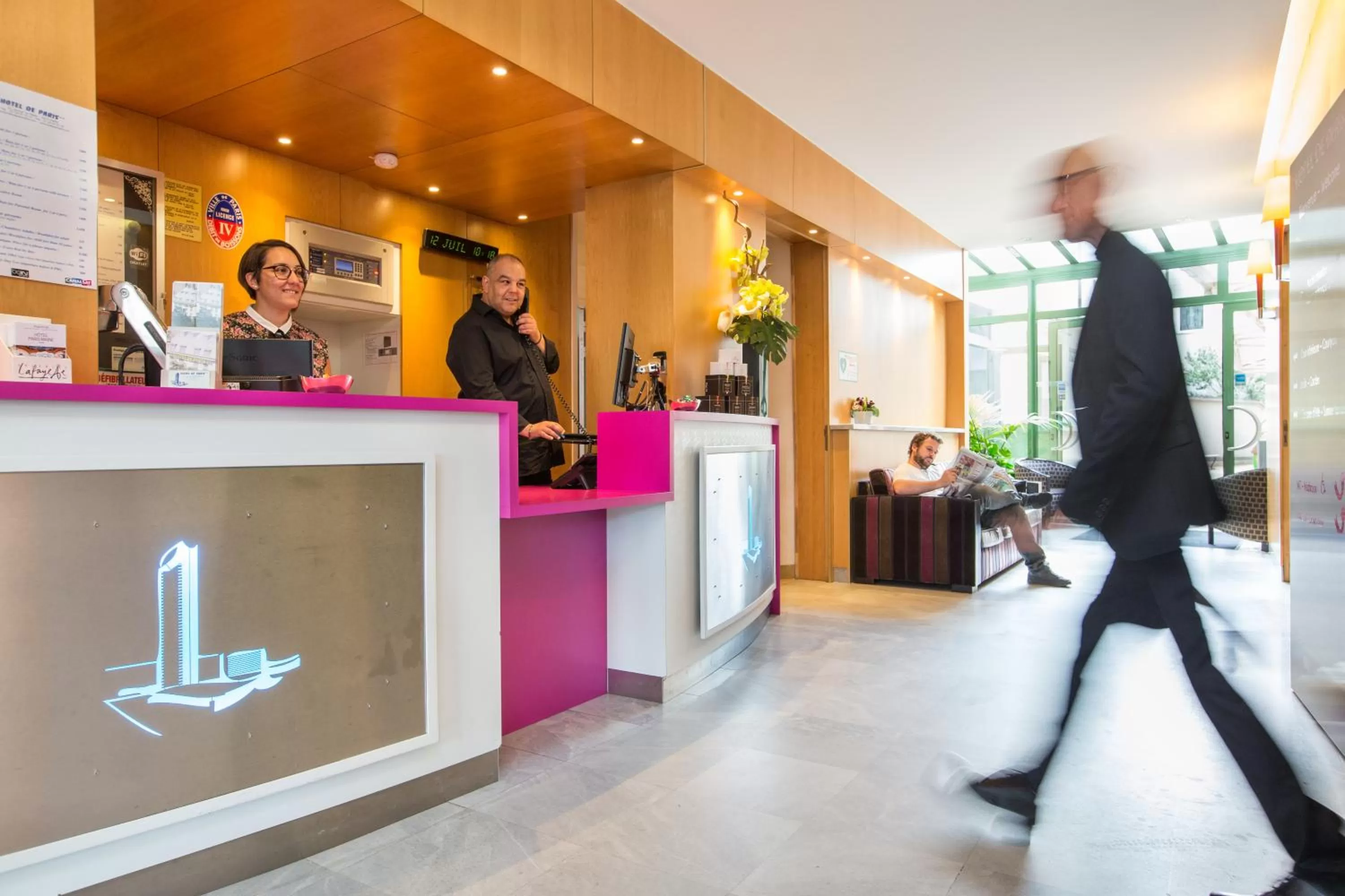 Staff in HOTEL DE PARIS MONTPARNASSE