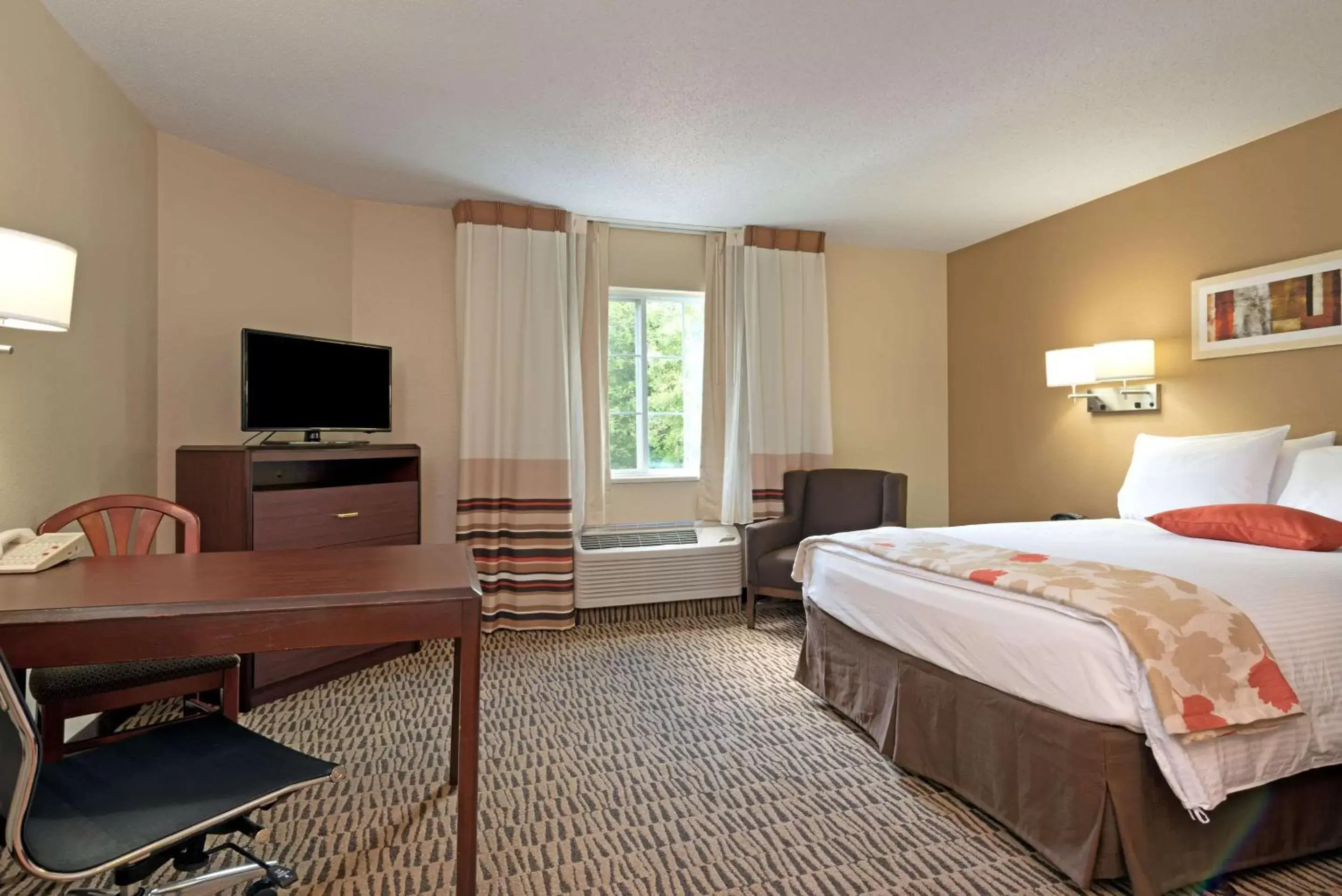 Photo of the whole room in MainStay Suites Orlando Altamonte Springs