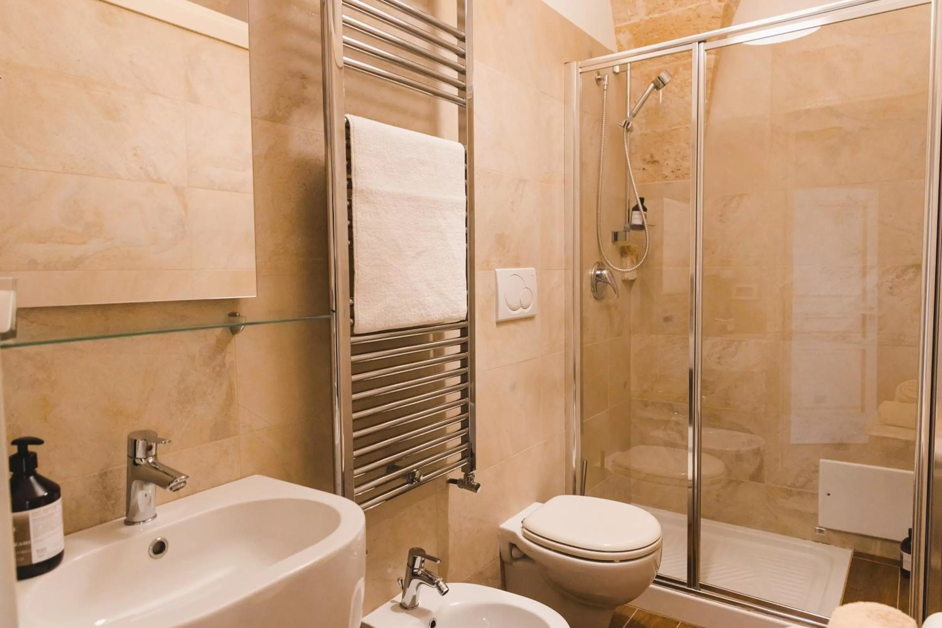 Bathroom in Masseria Carnevale