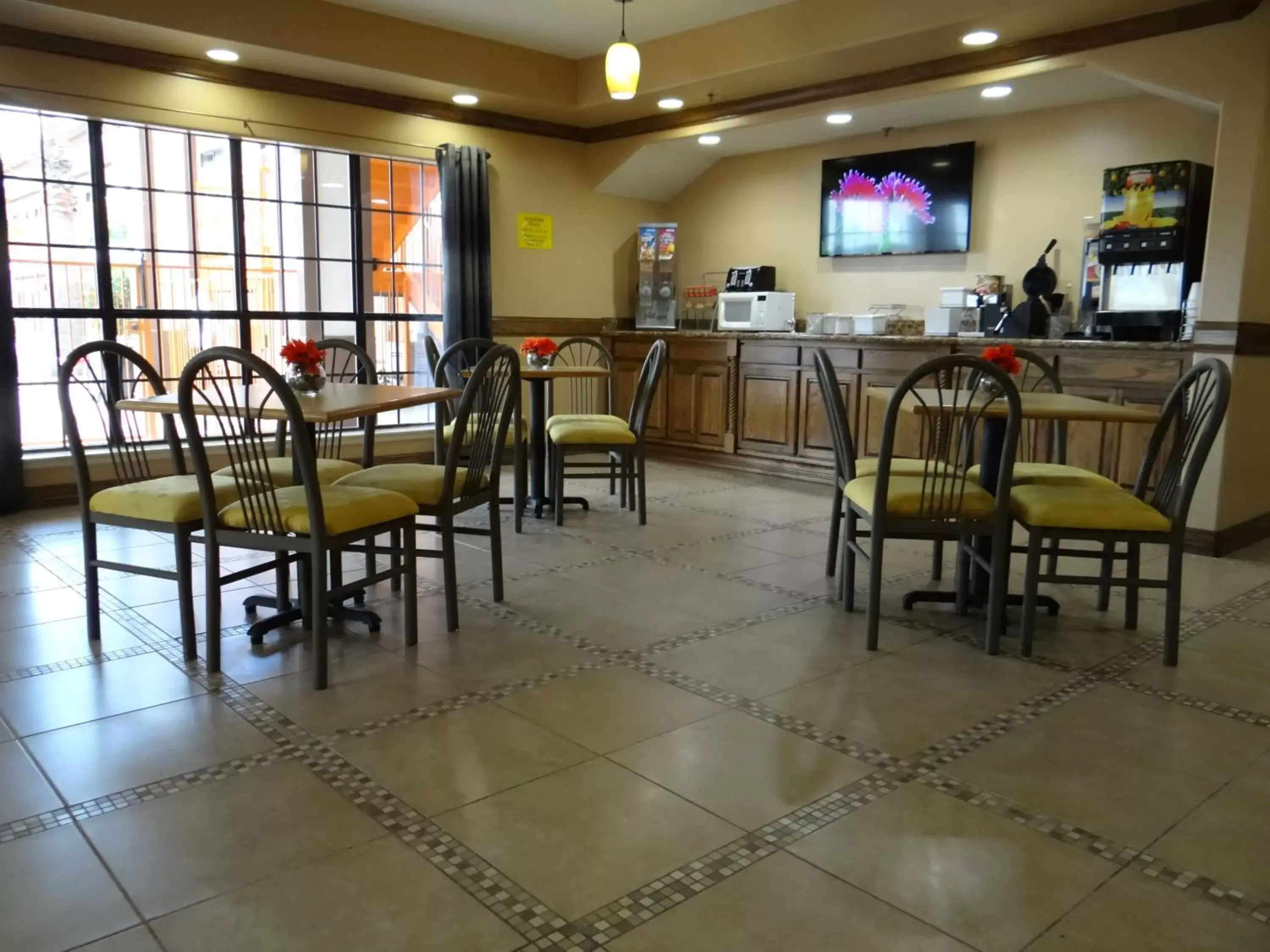 Continental breakfast, Restaurant/Places to Eat in Lone Star Inn