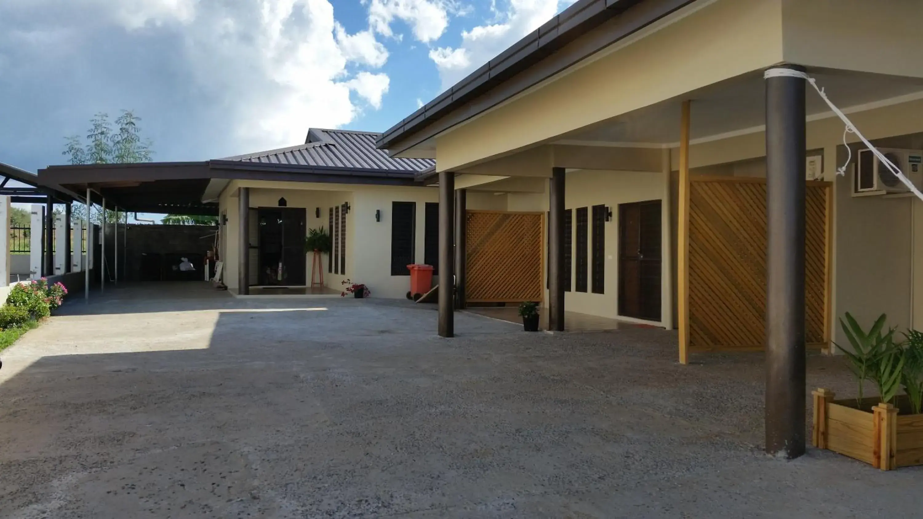 Property building, Patio/Outdoor Area in Westfield Homestay Fiji