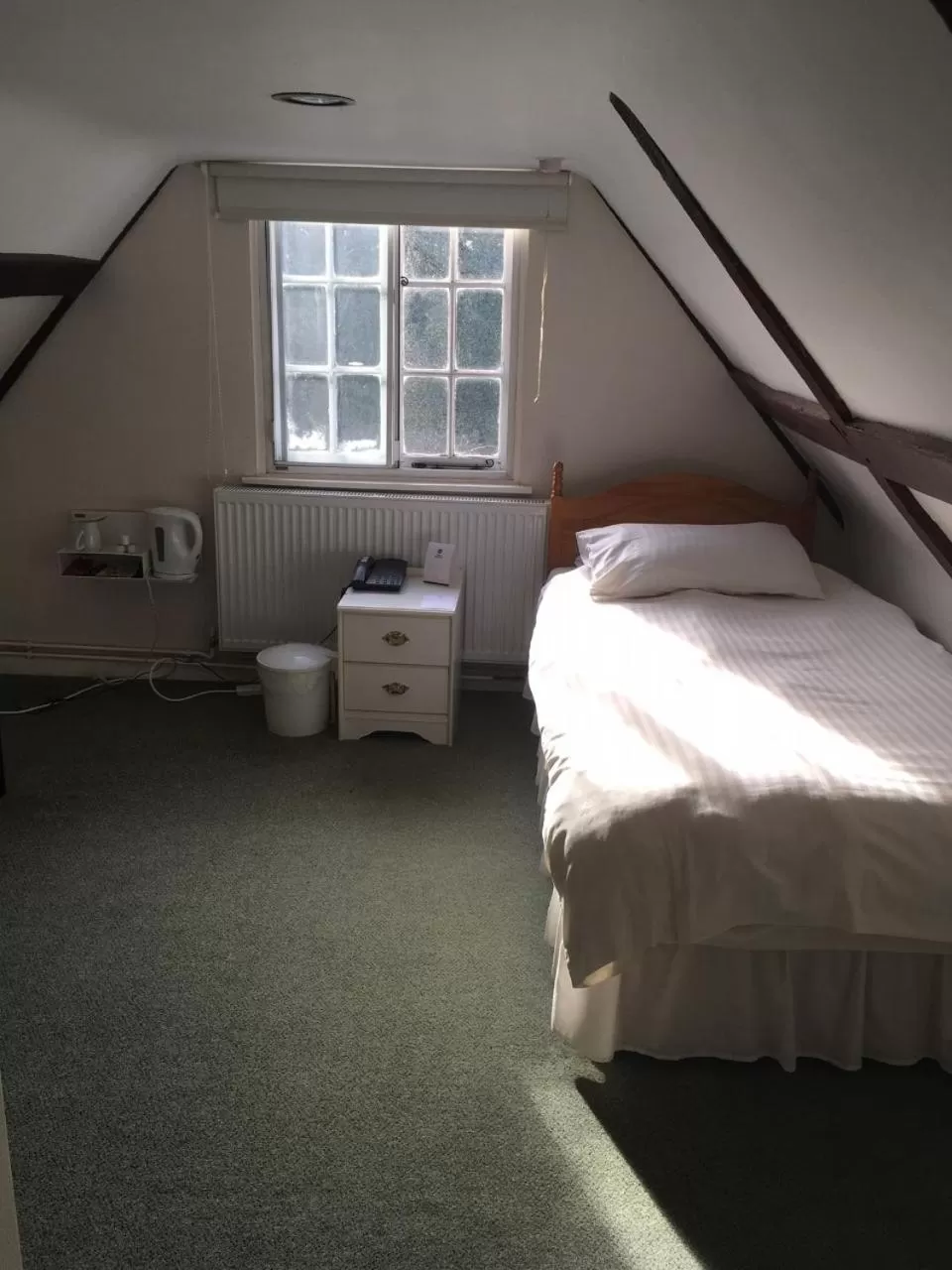 Bedroom, Bed in The Cedars Hotel