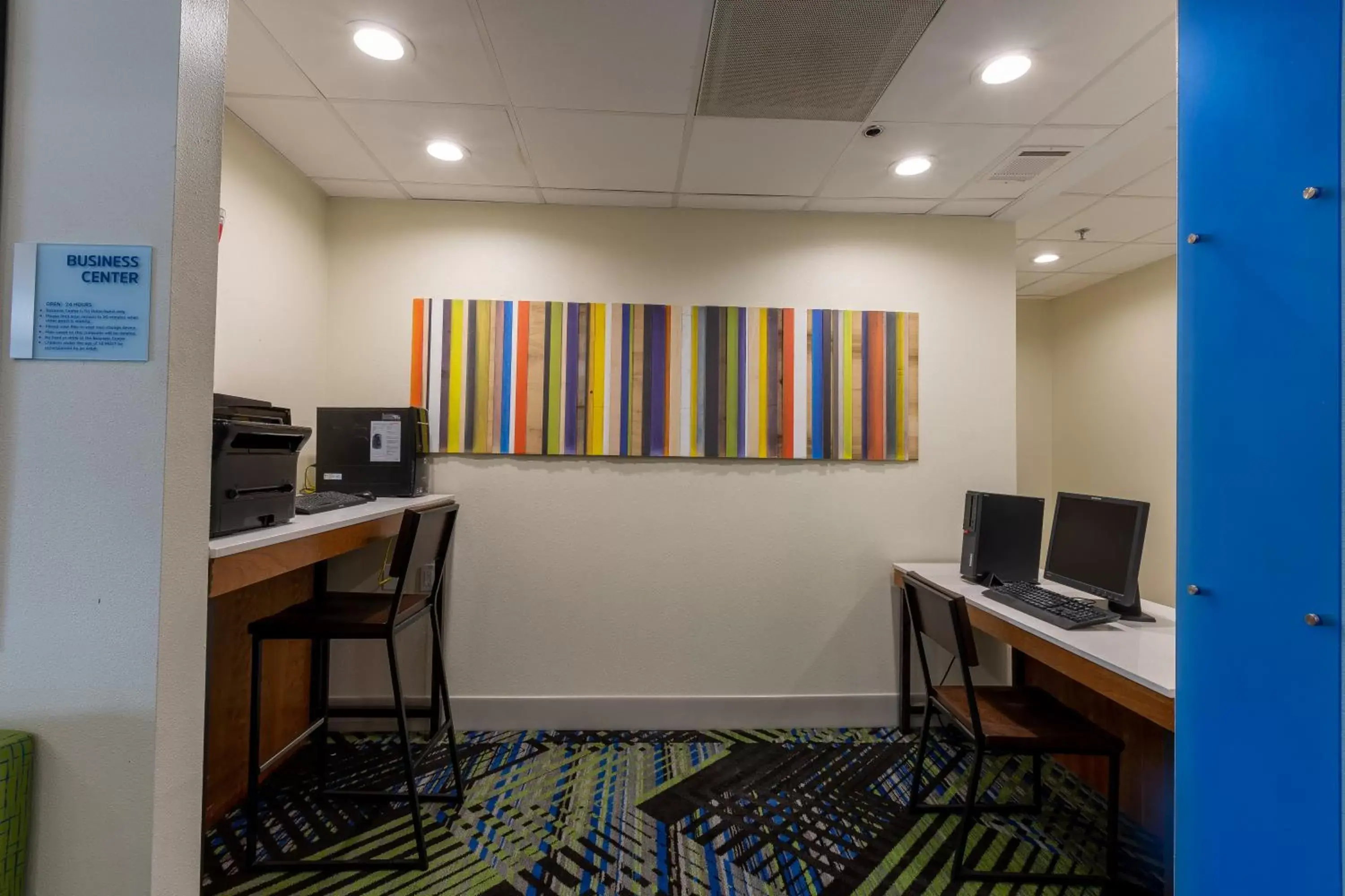 Business facilities in Holiday Inn Express & Suites Arlington North – Stadium Area, an IHG Hotel