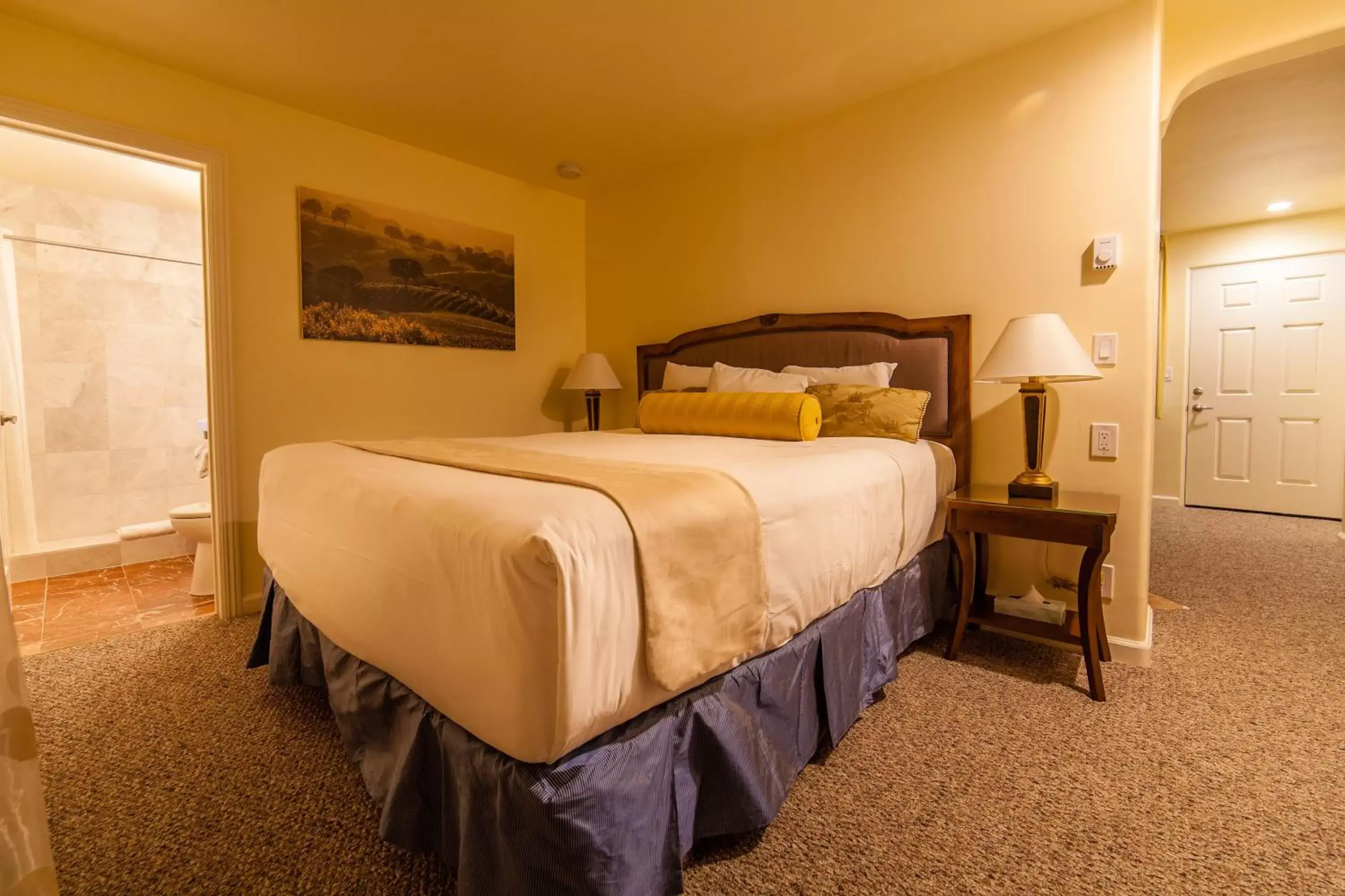 Photo of the whole room, Bed in The Vendange Carmel Inn & Suites