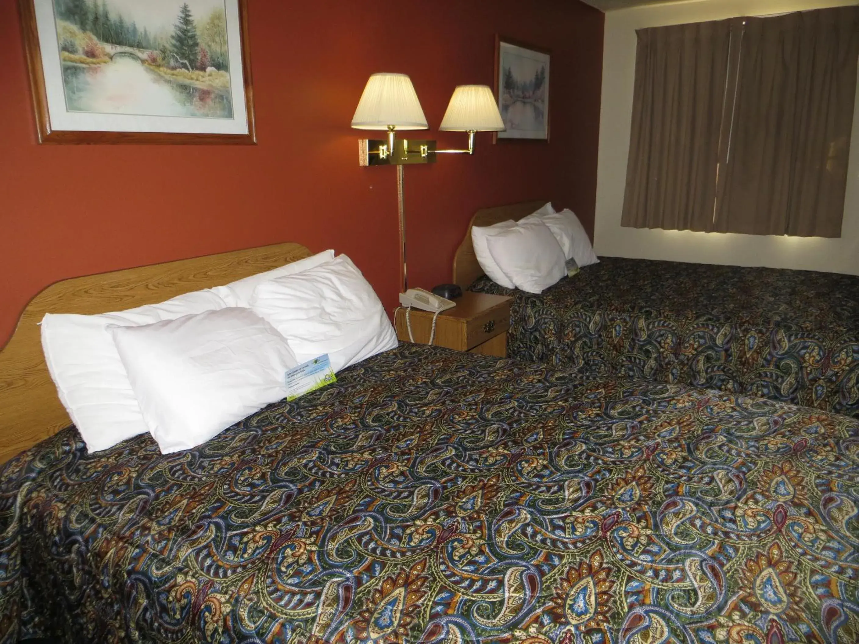 Bed in Days Inn by Wyndham Custer