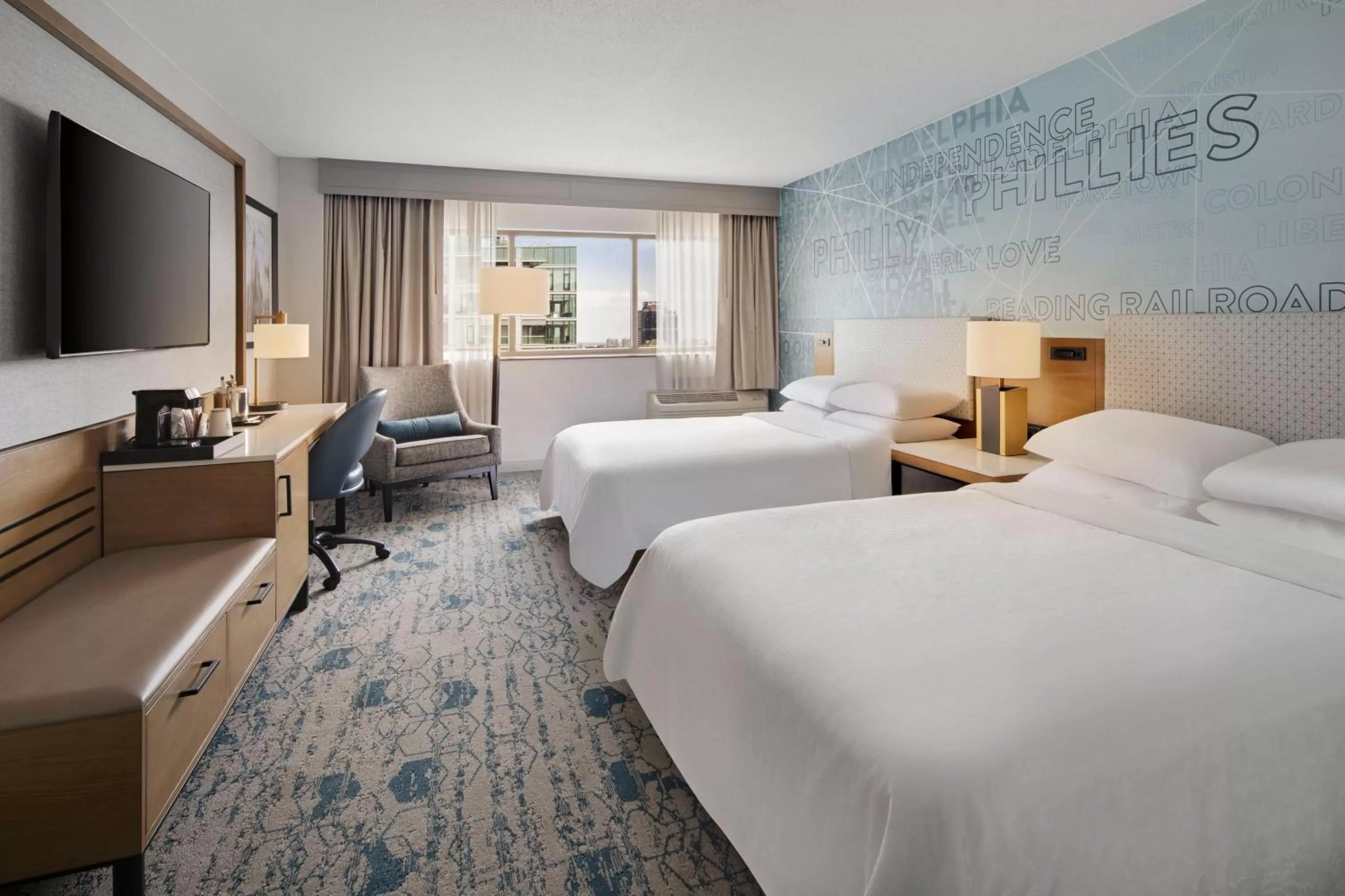 Club Double Room with Two Double Beds and Lounge Access in Sheraton Philadelphia Downtown