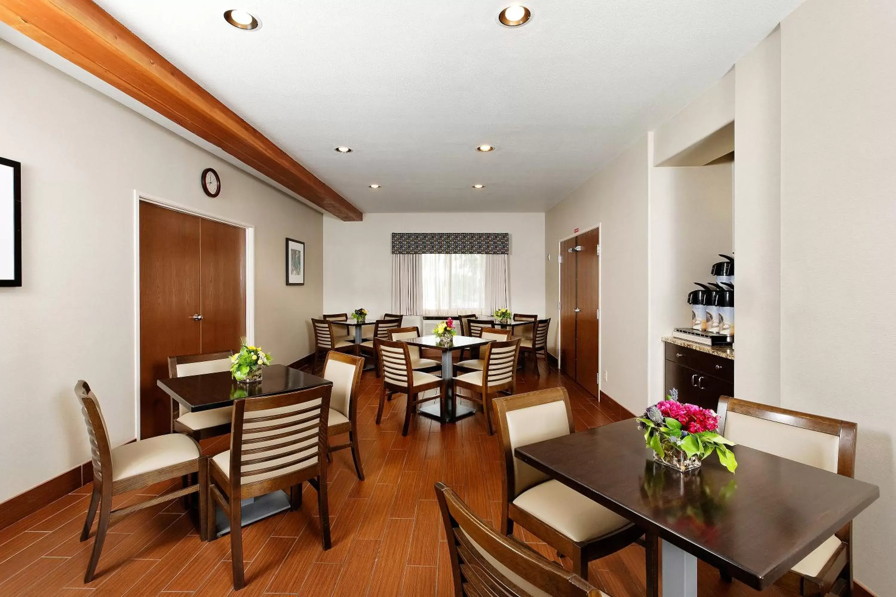 Dining area, Restaurant/Places to Eat in Holiday Inn Express Hotel & Suites Montrose - Black Canyon Area, an IHG Hotel