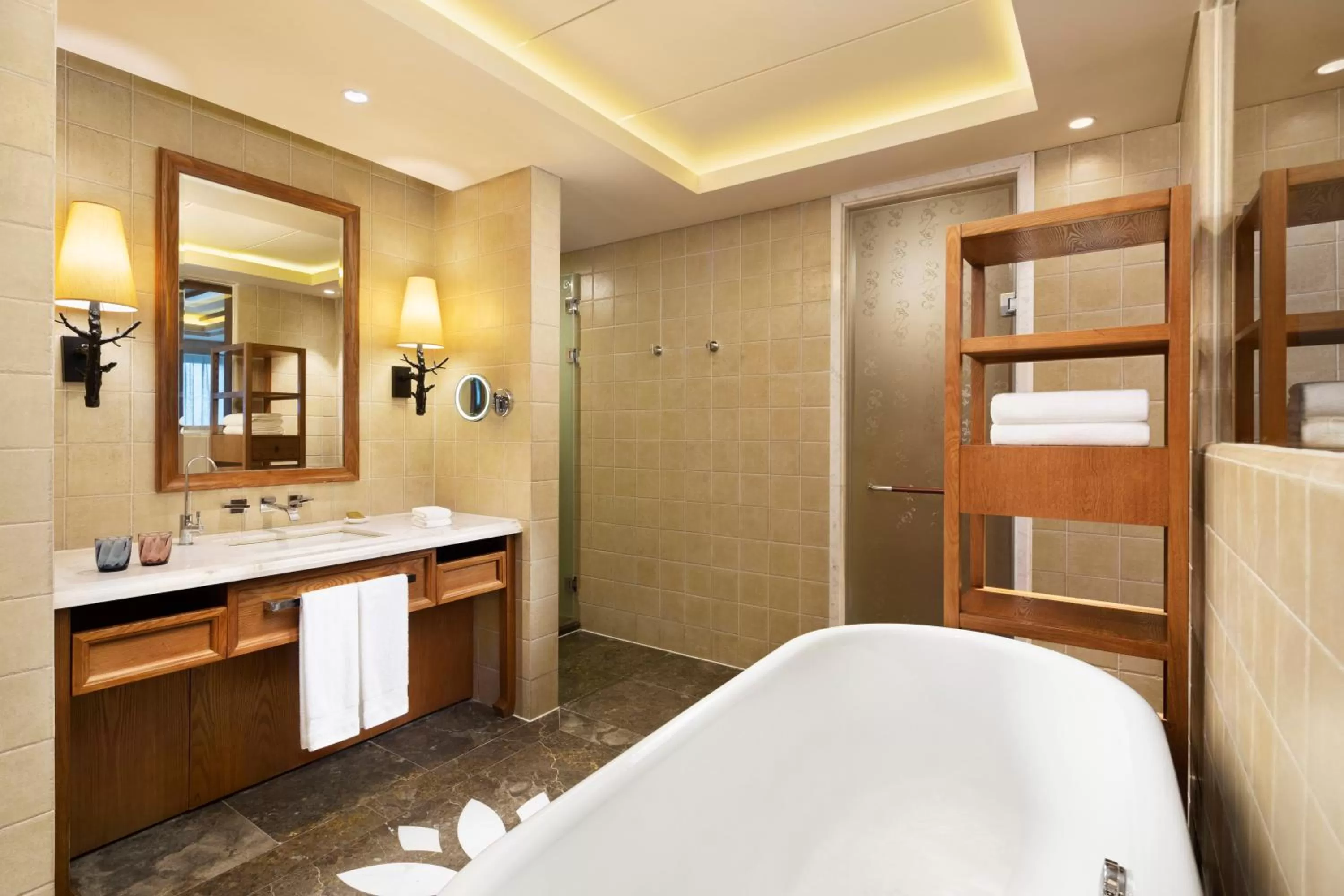 Bathroom, Bed in Hilton Sanqingshan Resort