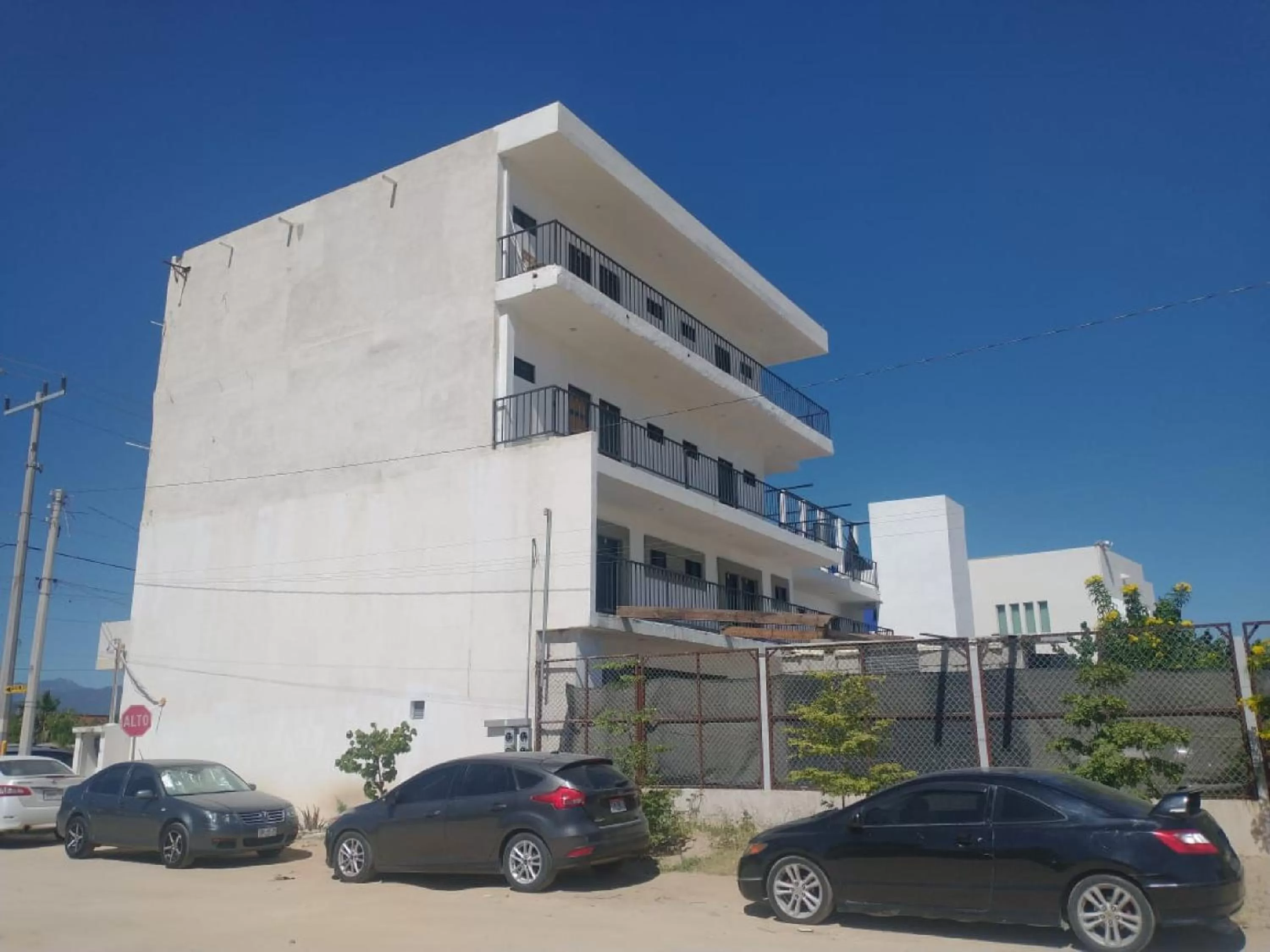 Parking, Property Building in OYO Hotel Aeropuerto, San José del Cabo
