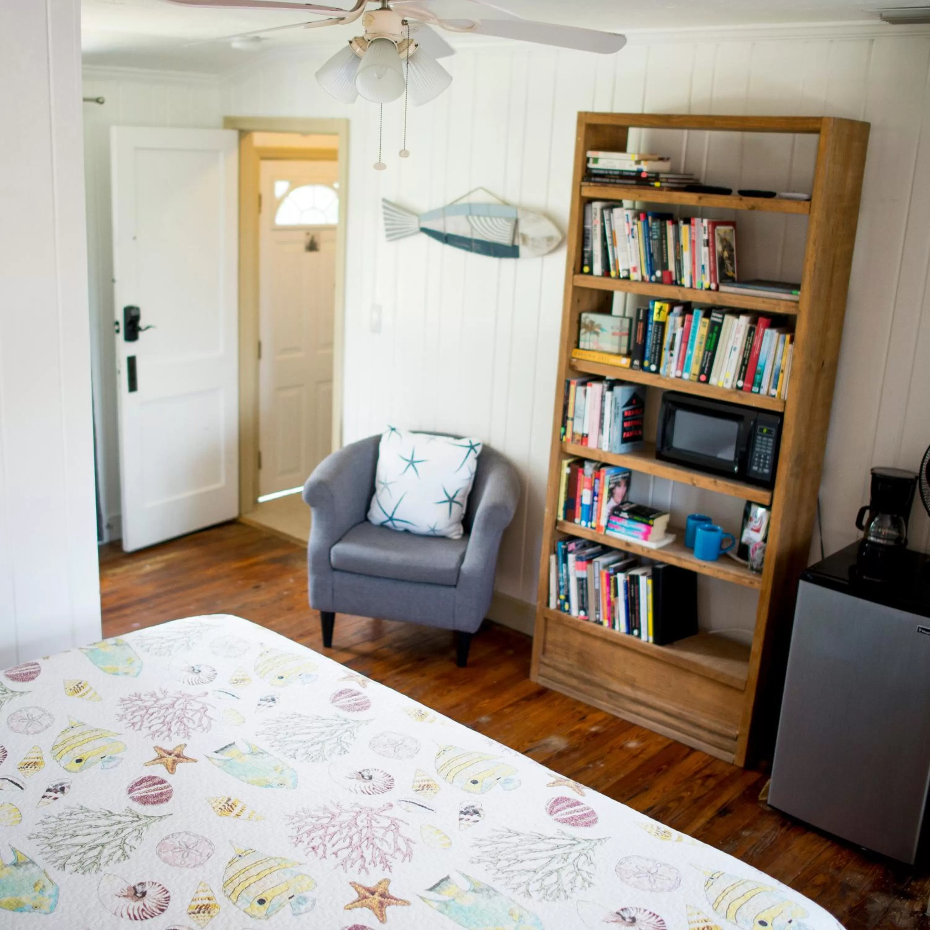 Decorative detail, Library in The Reserve Retreat