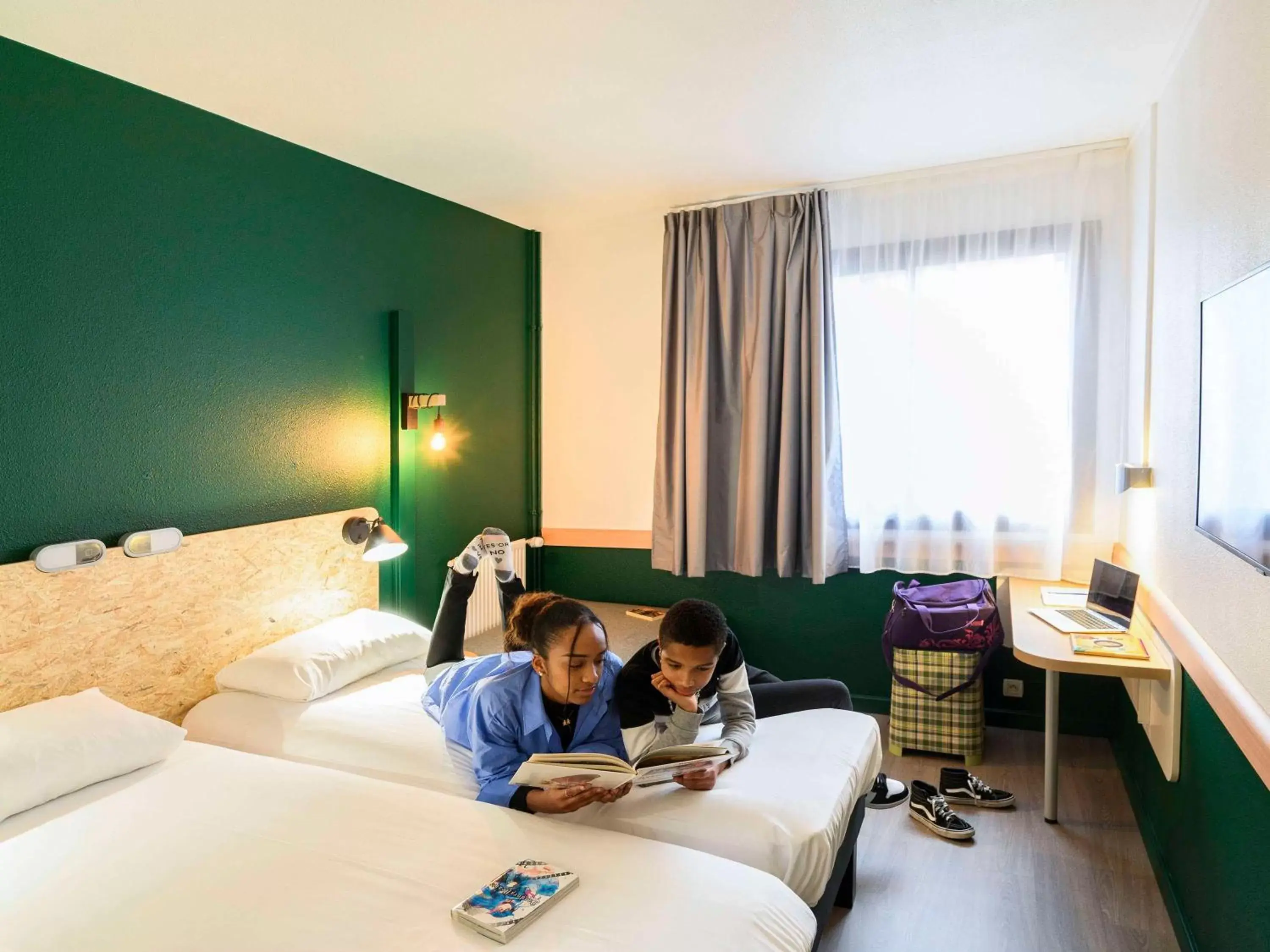 Bedroom, Family in Greet Hotel Evreux Centre by Accor