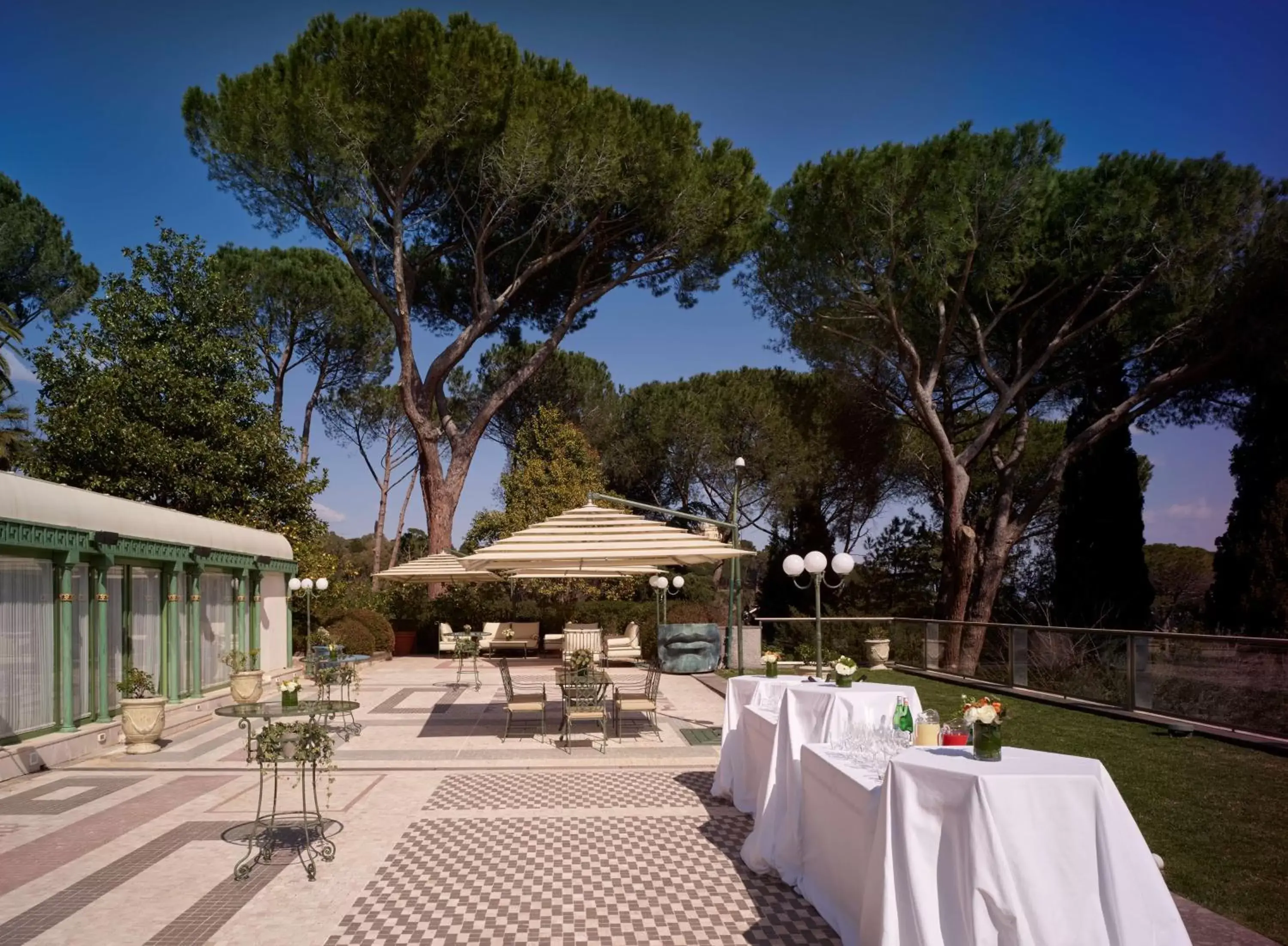 Meeting/conference room, Restaurant/Places to Eat in Rome Cavalieri, A Waldorf Astoria Hotel