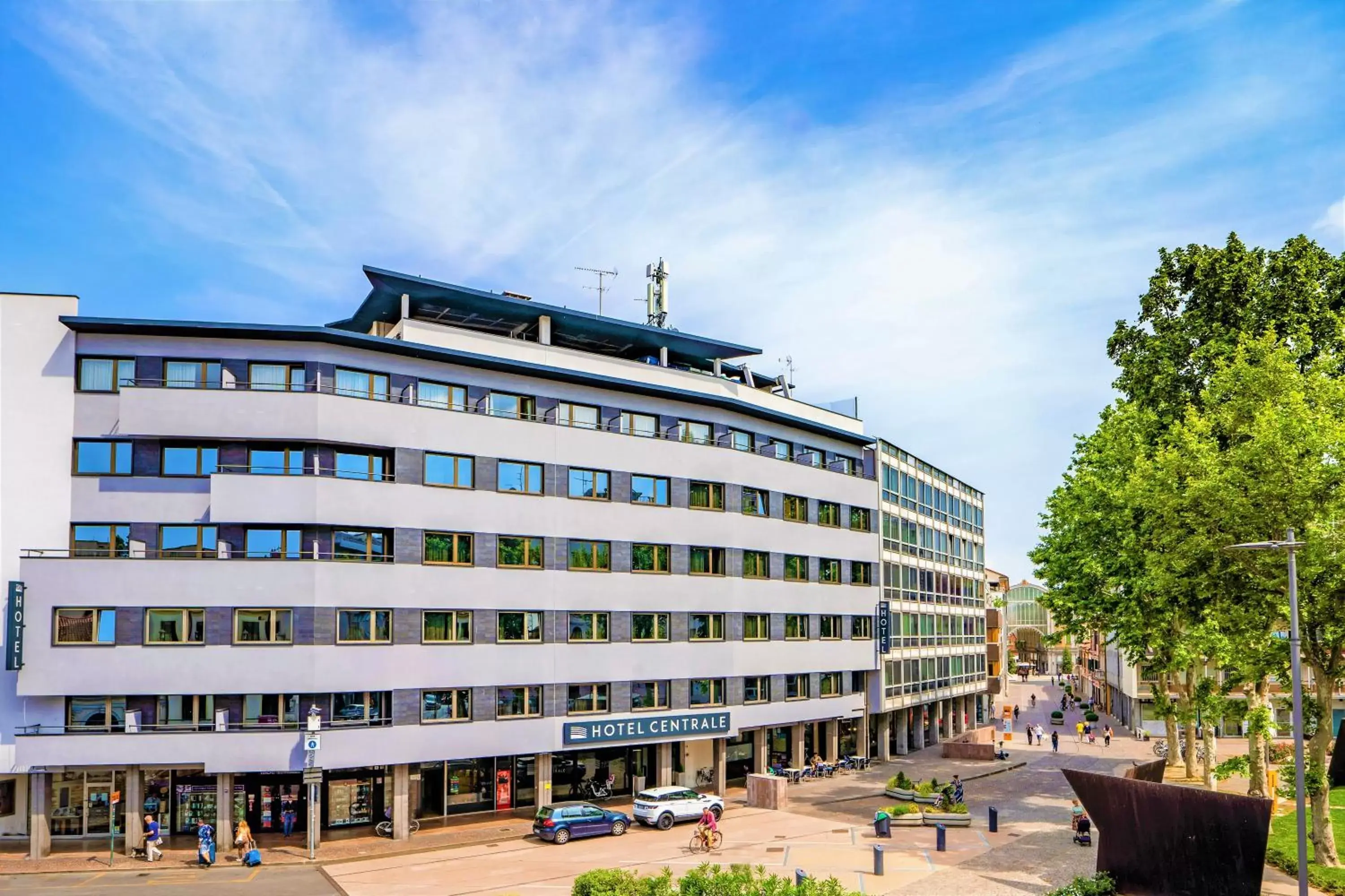 Property Building in Hotel Centrale