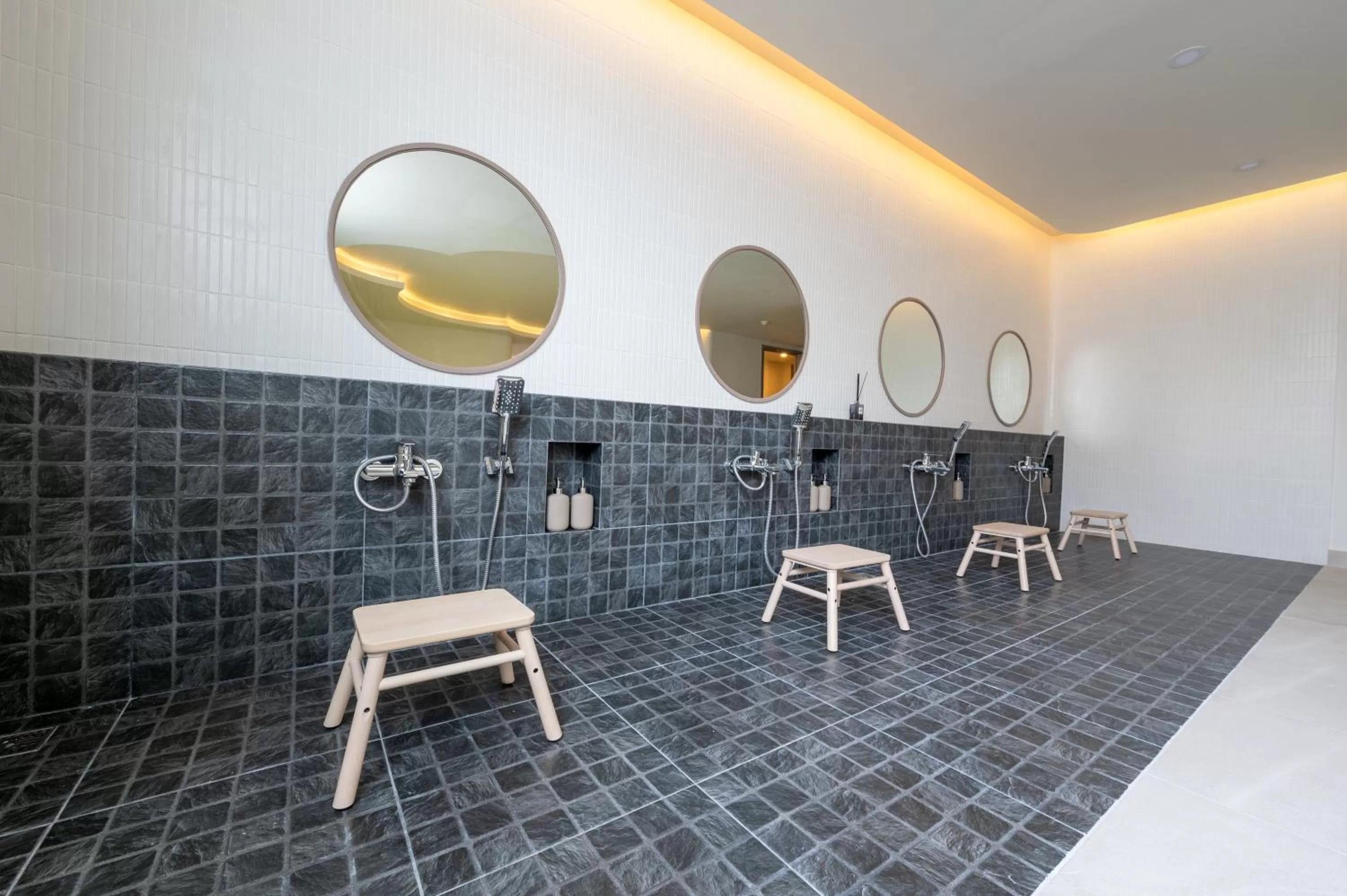 Hot Spring Bath in HOMA Si Racha