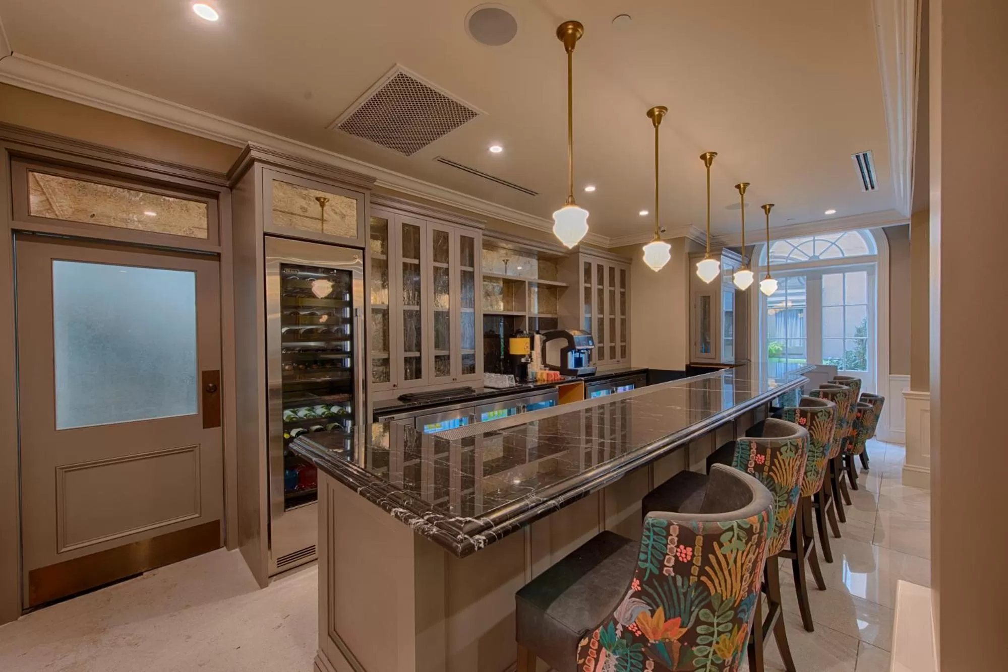 Restaurant/places to eat in voco St James Hotel by IHG