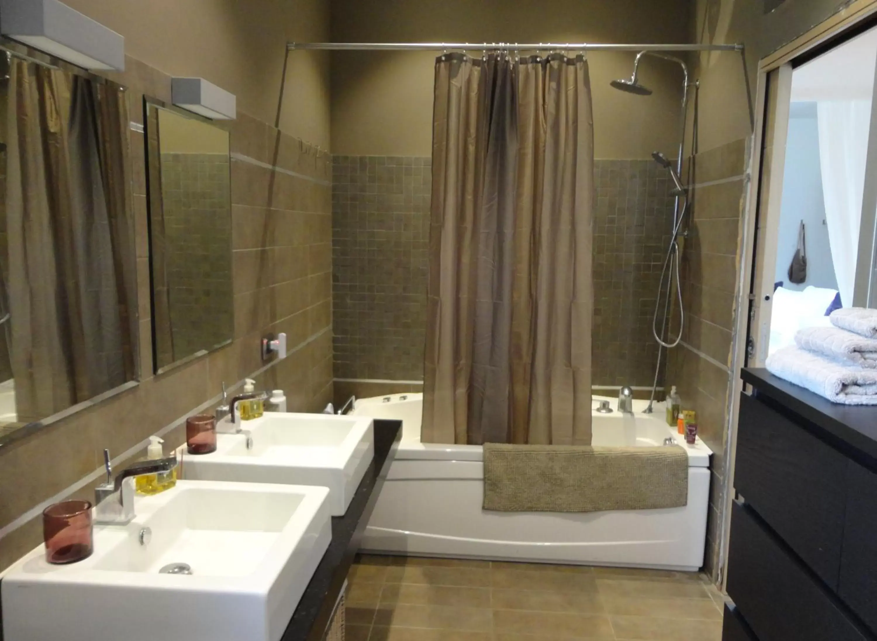 Shower, Bathroom in Nerone's - Sutri Bed & Dinner