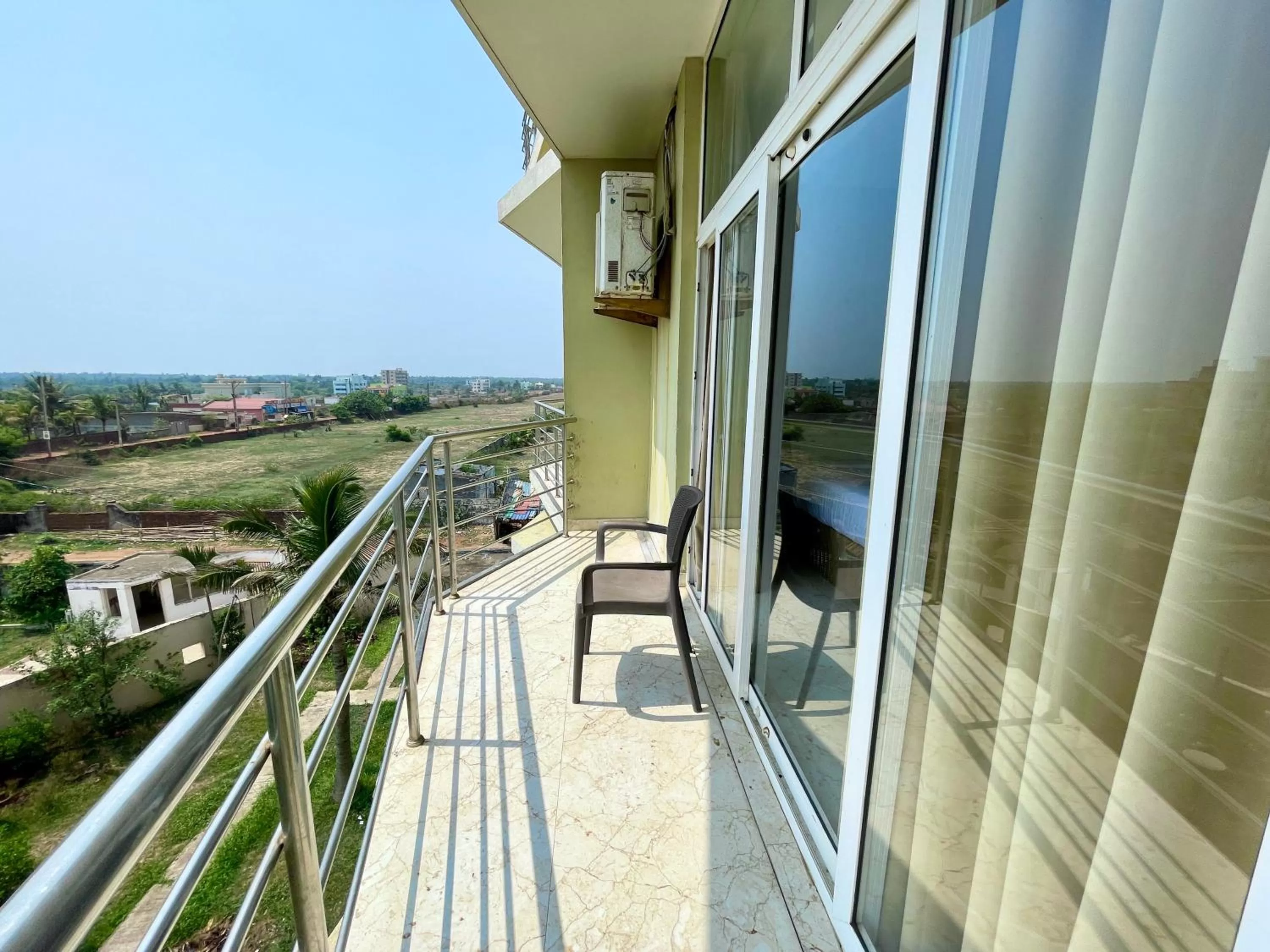 Property building, Balcony/Terrace in Hotel TBS sea view ! Puri