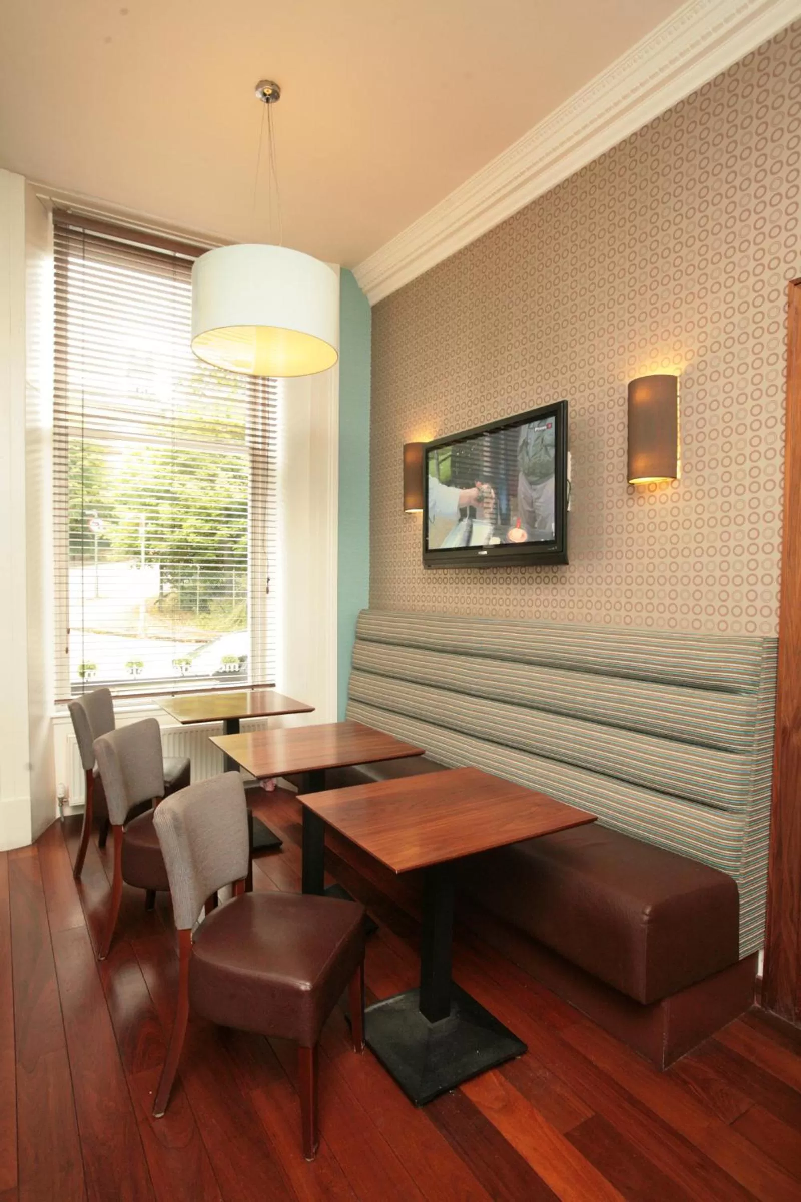 Lounge or bar, Seating Area in Acorn Hotel