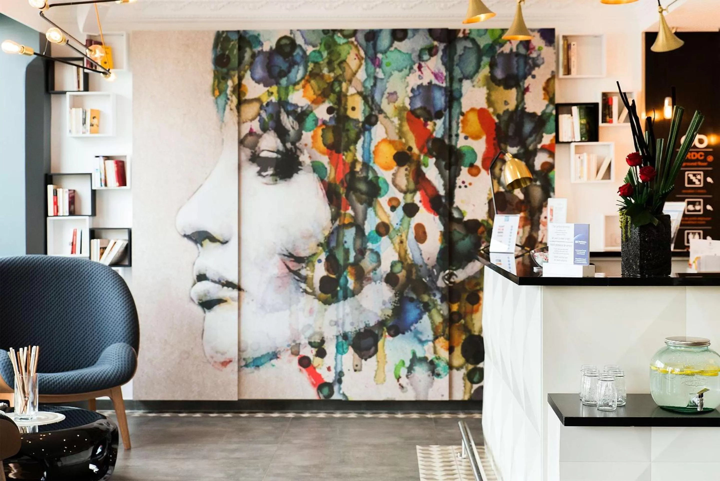 Lobby or reception in Best Western Plus Opéra Batignolles