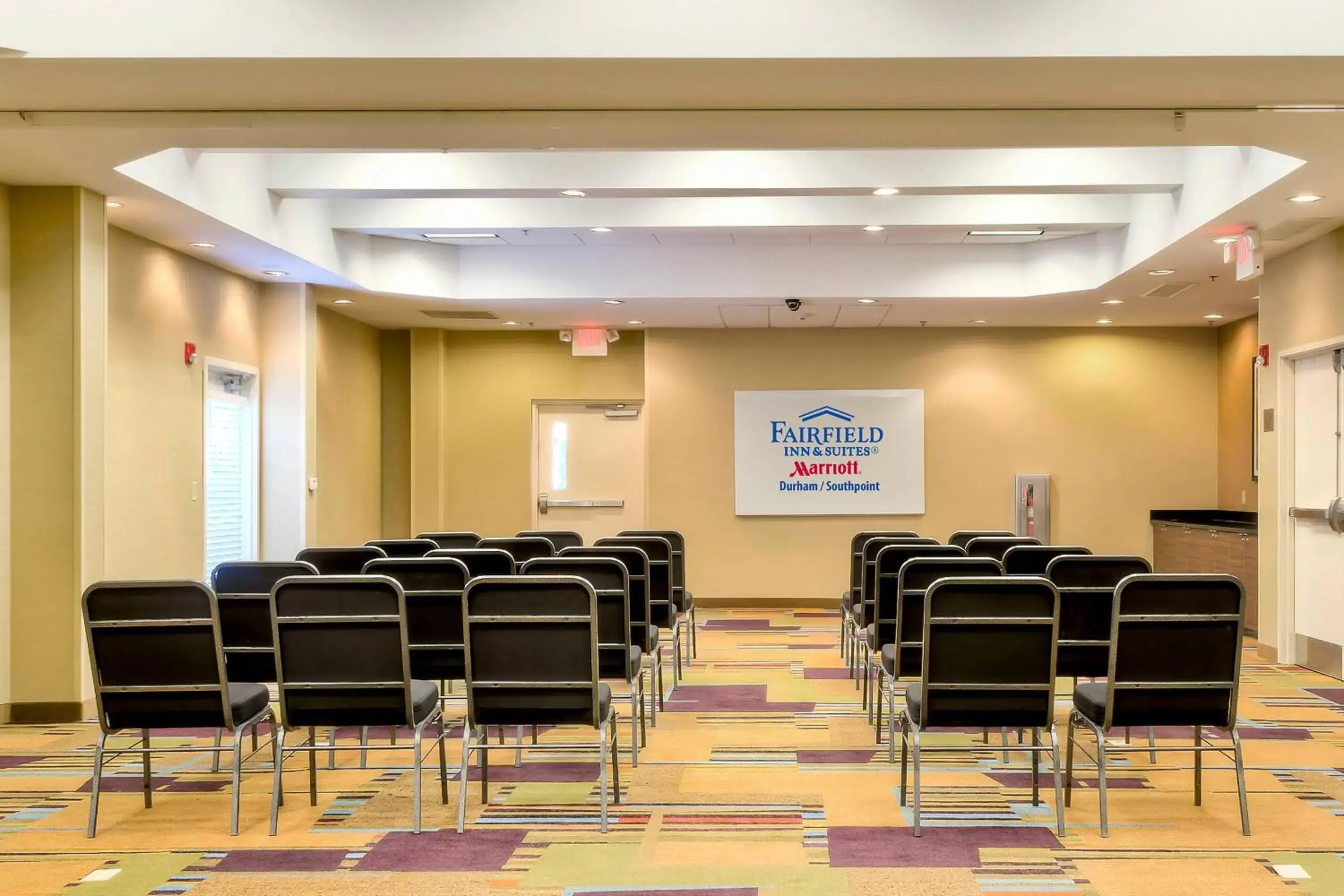 Meeting/conference room in Fairfield Inn and Suites by Marriott Durham Southpoint