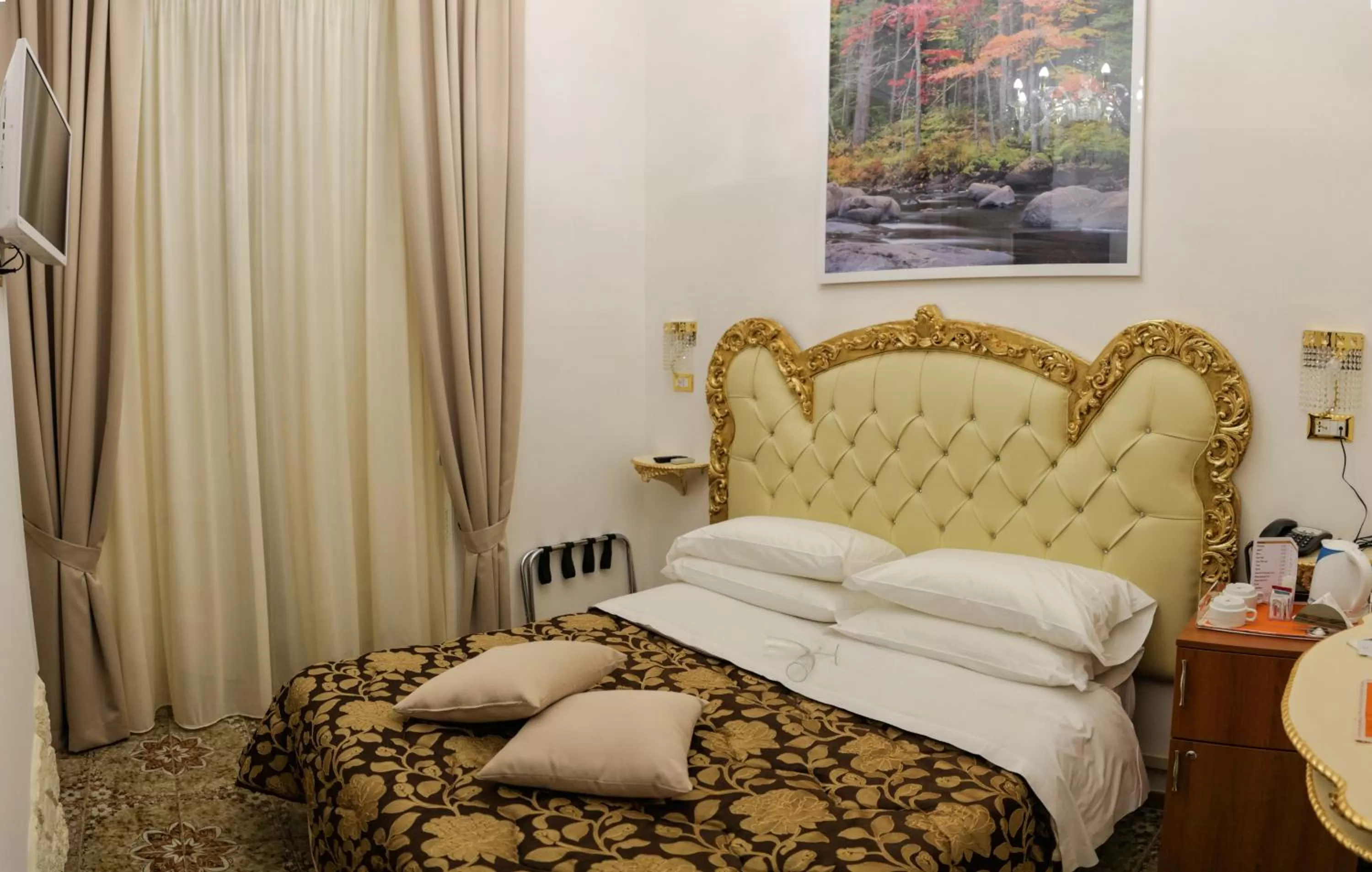 Other, Bed in Hotel des Artistes