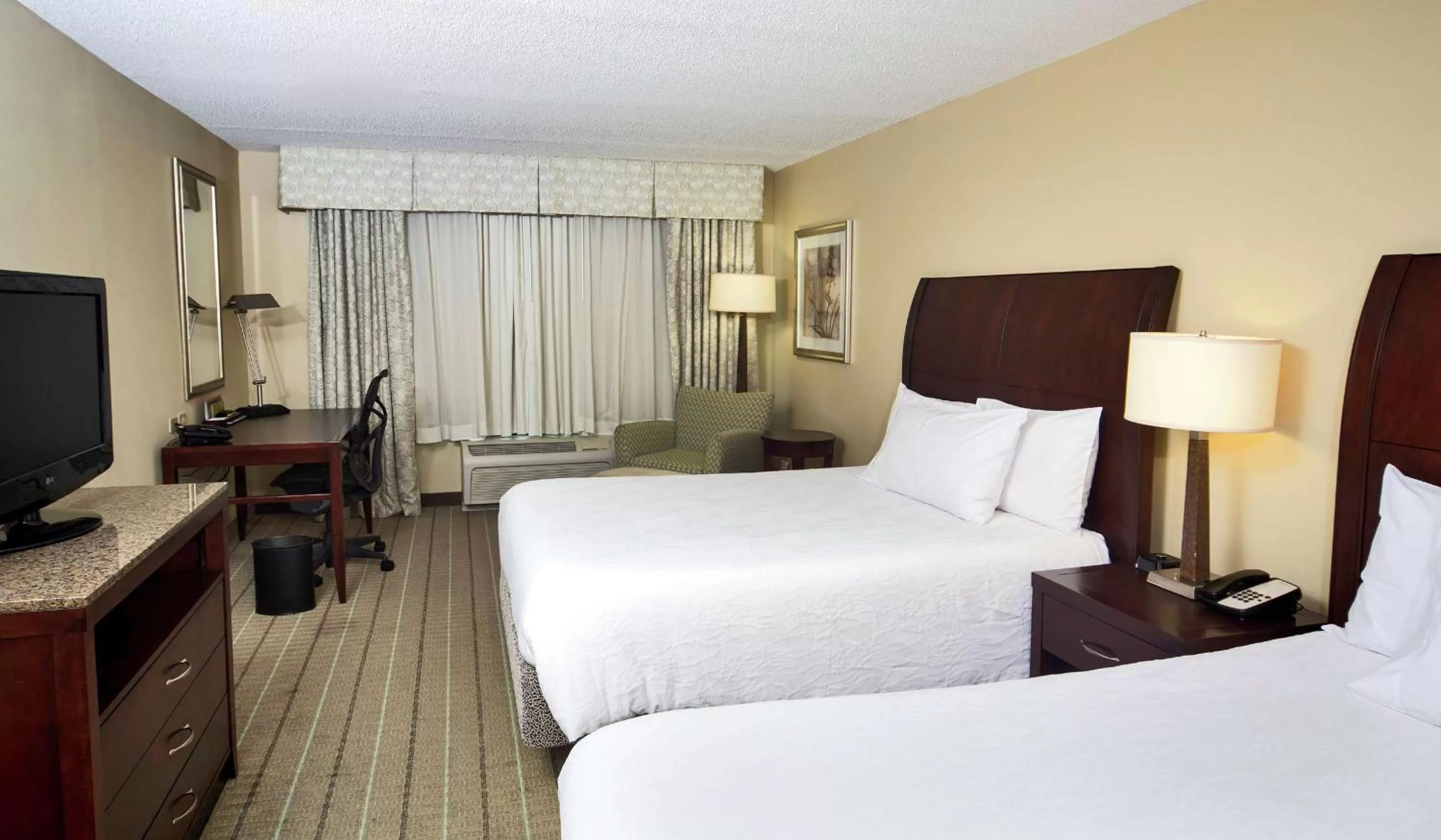 Bedroom, Bed in Hilton Garden Inn Valdosta