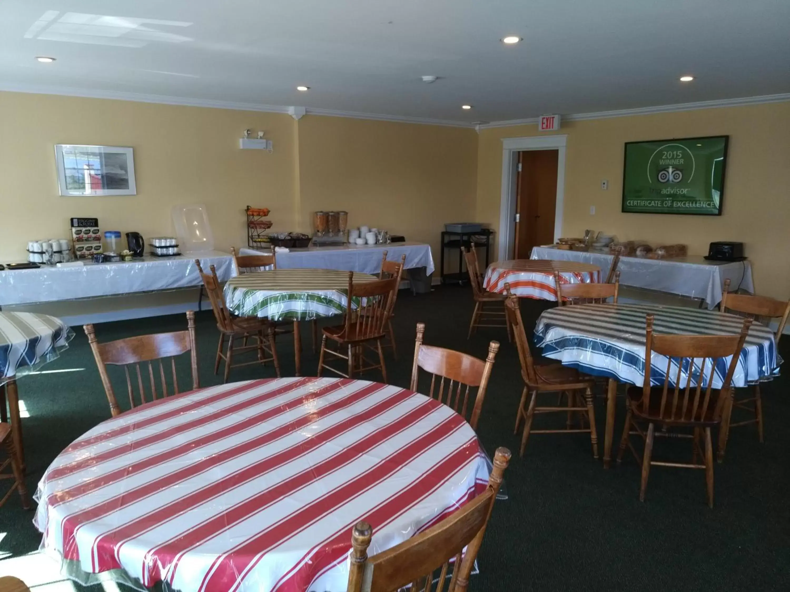 Continental breakfast, Restaurant/Places to Eat in Grenfell Heritage Hotel & Suites