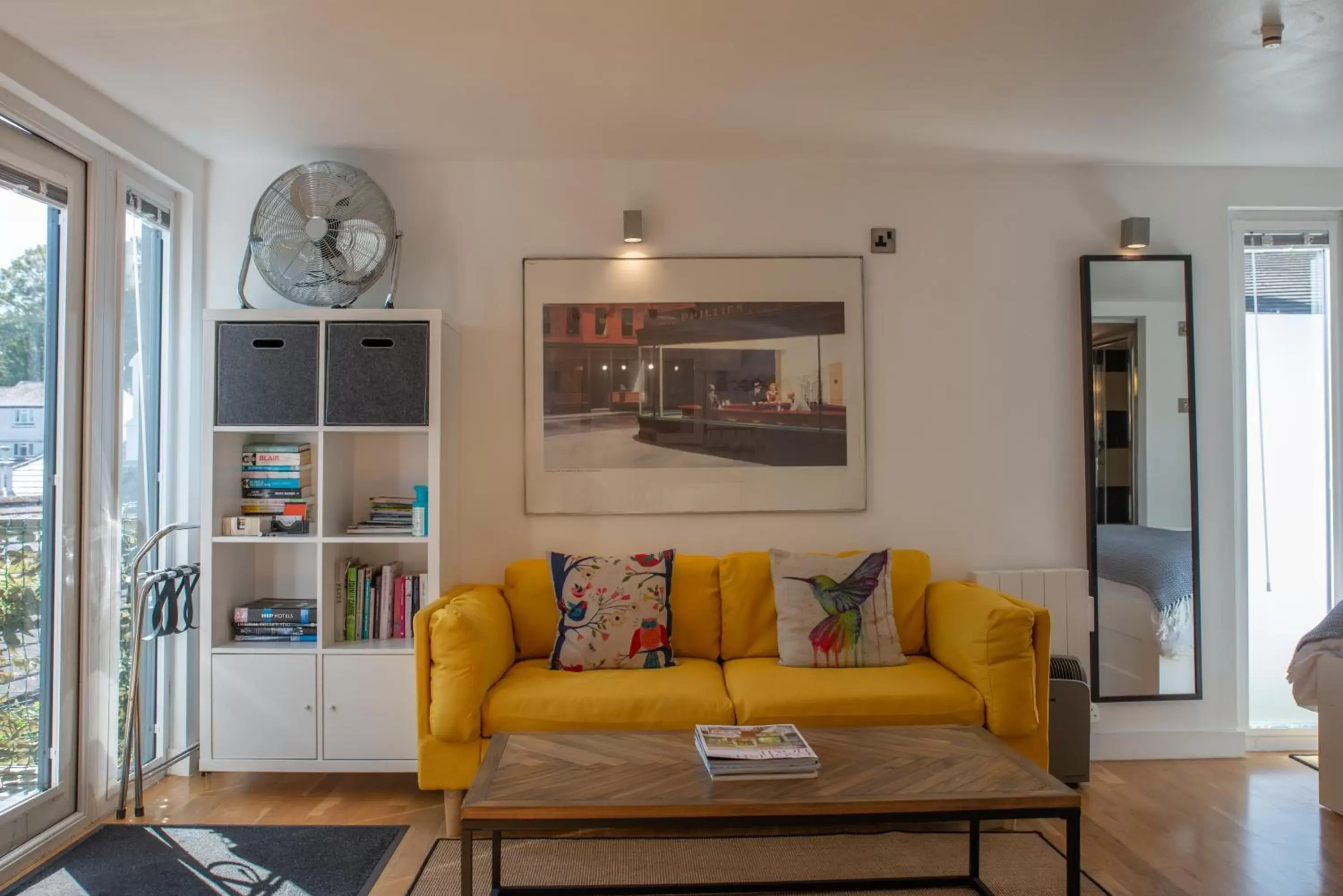 Seating Area in Rockmount Rooms & Apartment