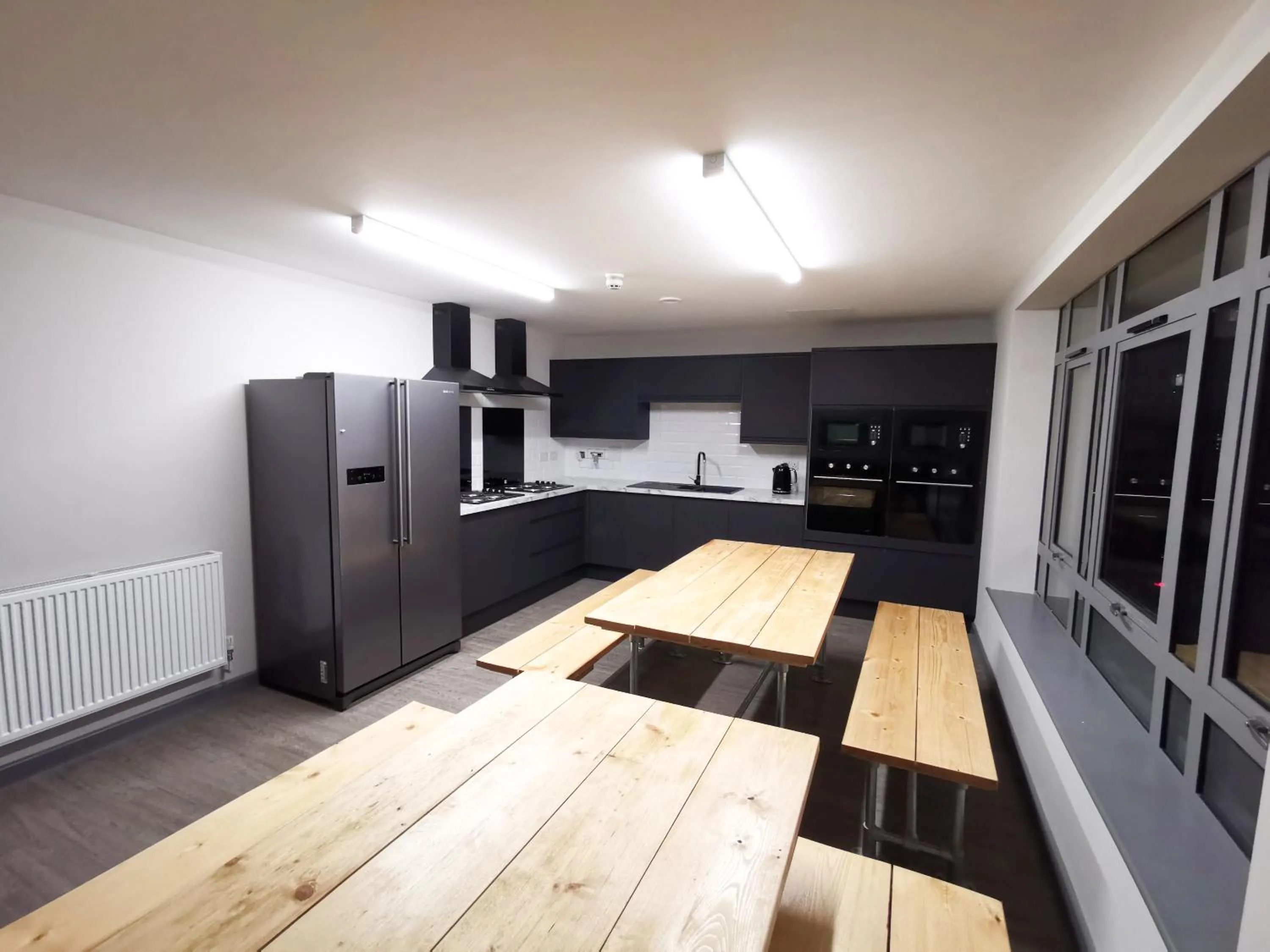 Kitchen or kitchenette in Cwtsh Hostel