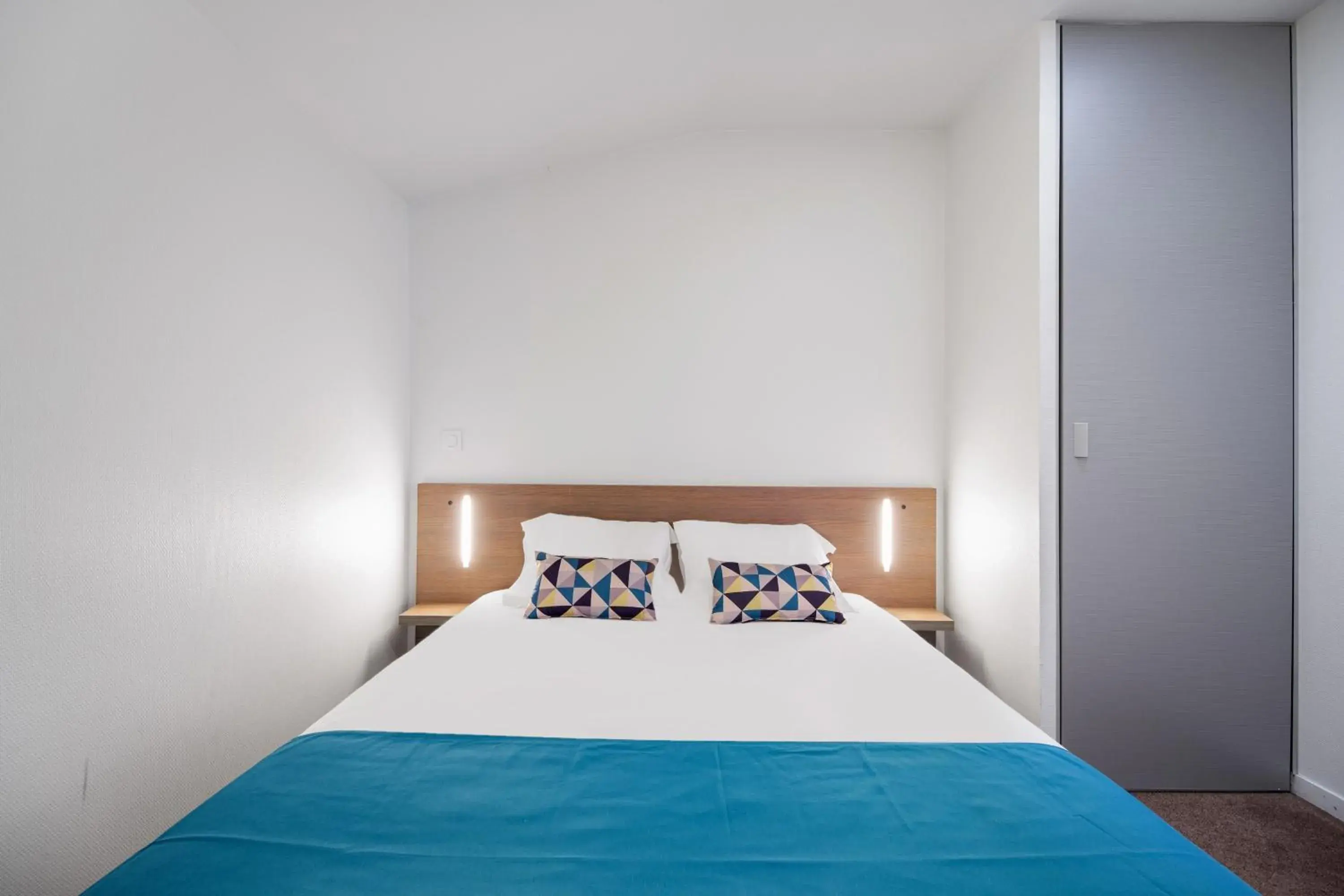 Bedroom, Bed in Appart'City Niort