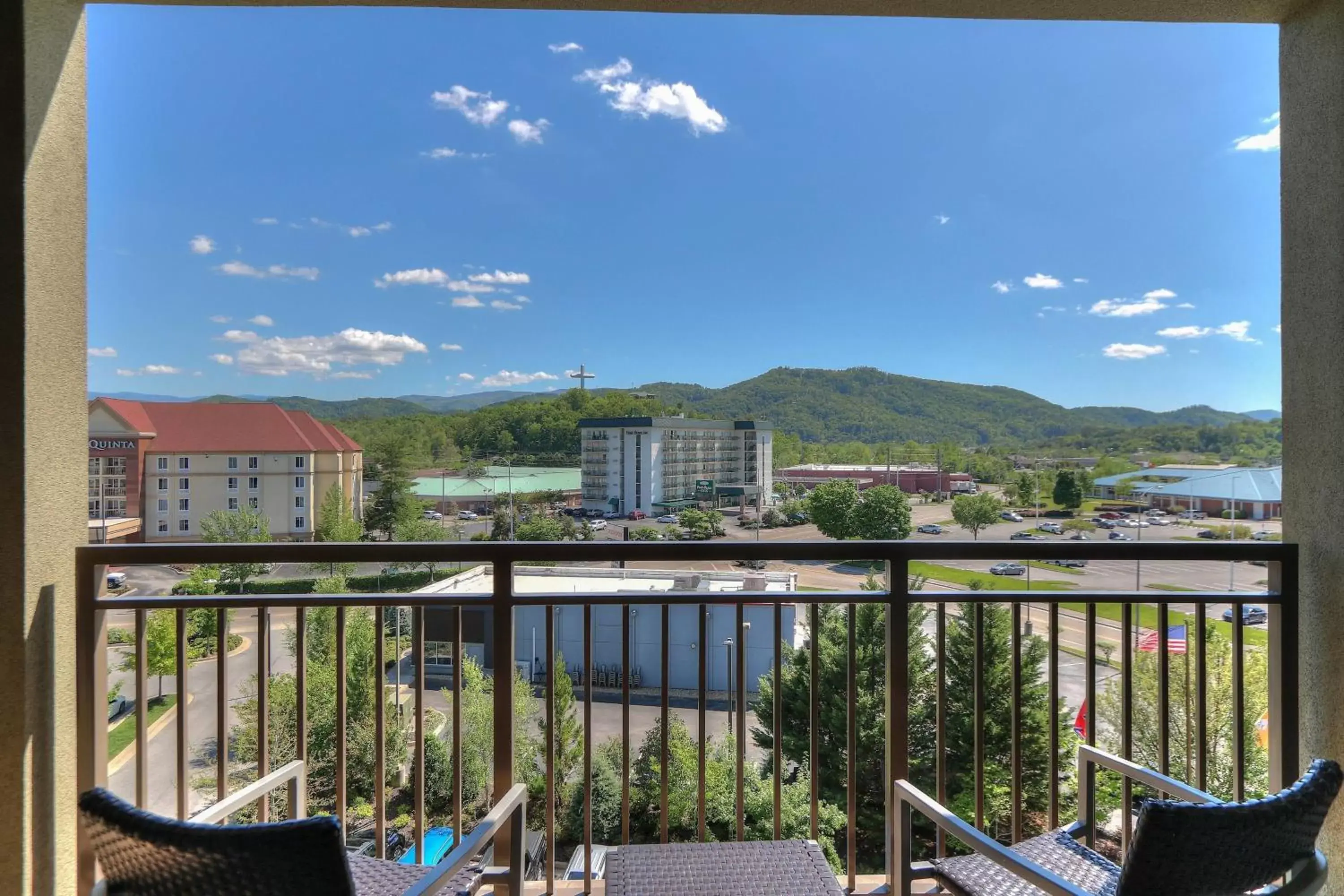 Bedroom in Courtyard by Marriott Pigeon Forge