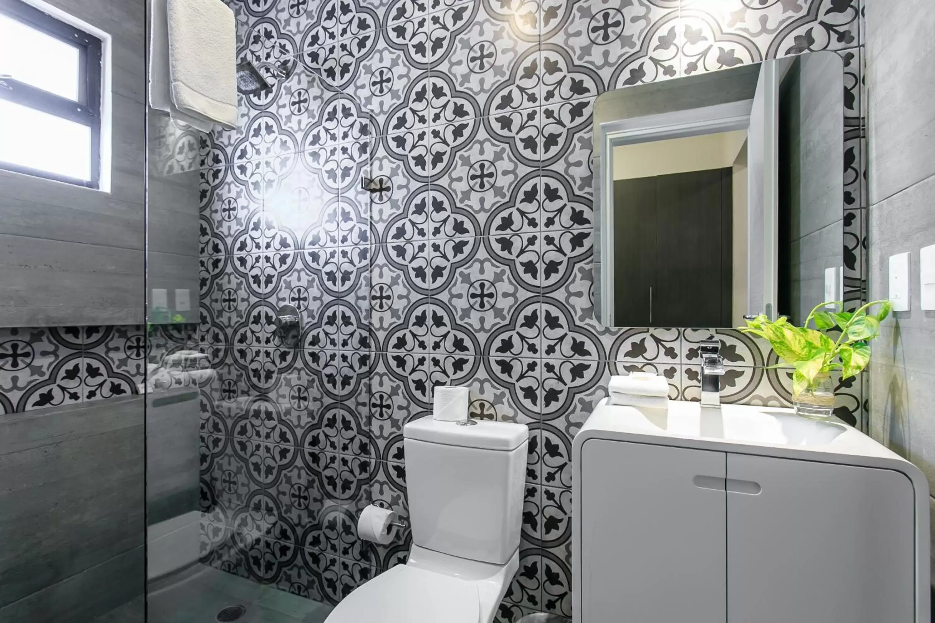 Bathroom in Studio 30 Condhotel by Nah Hotels