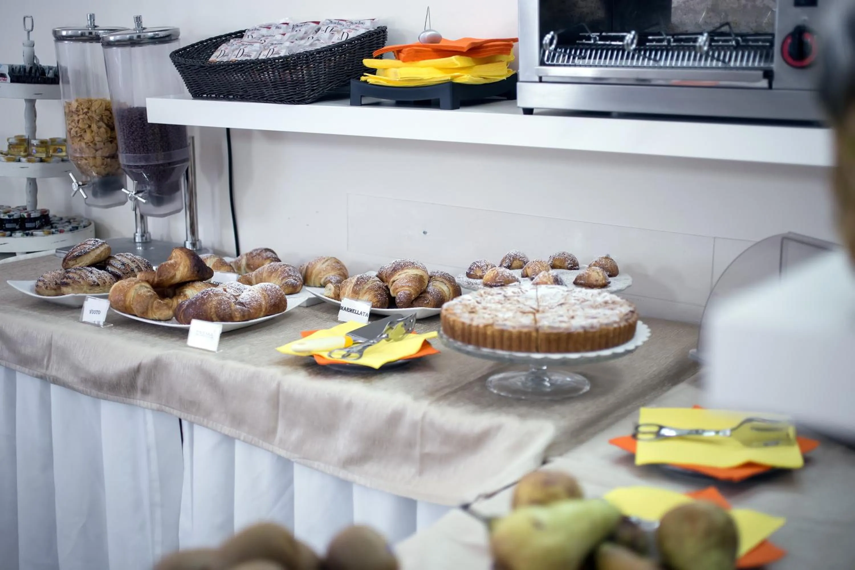 Breakfast in Hotel Bruman Salerno