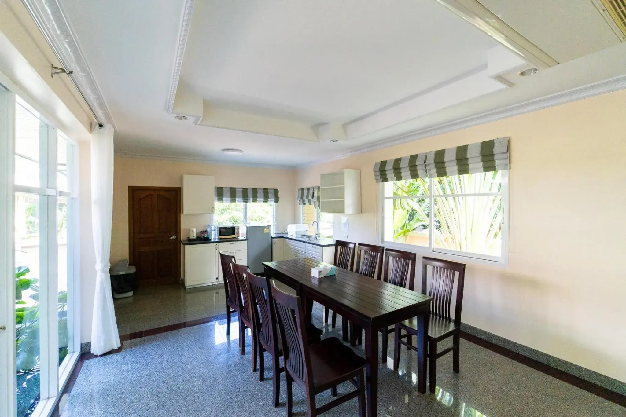 Dining Area in Baan Faa Talay Chan