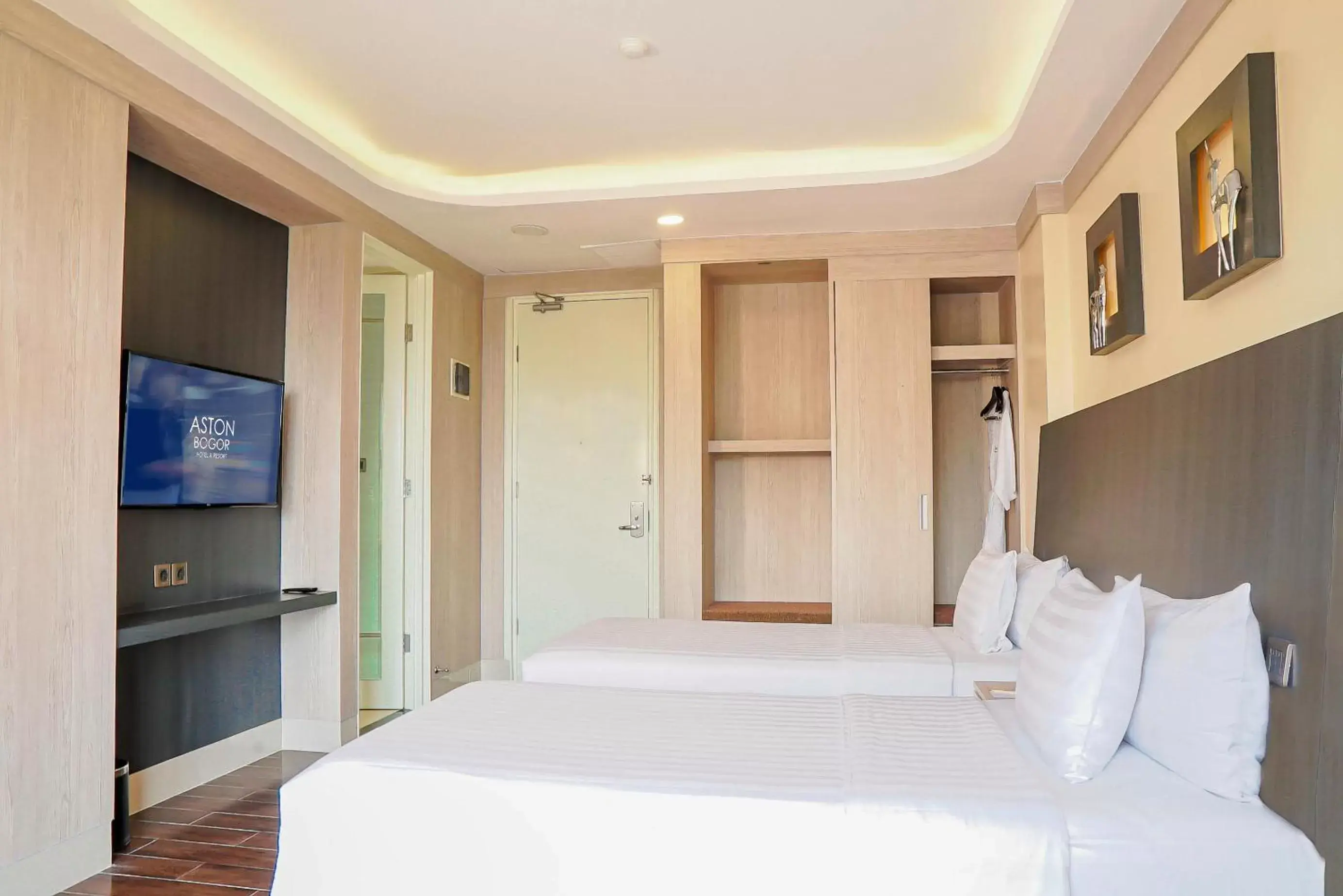 Bed in ASTON Bogor Hotel and Resort