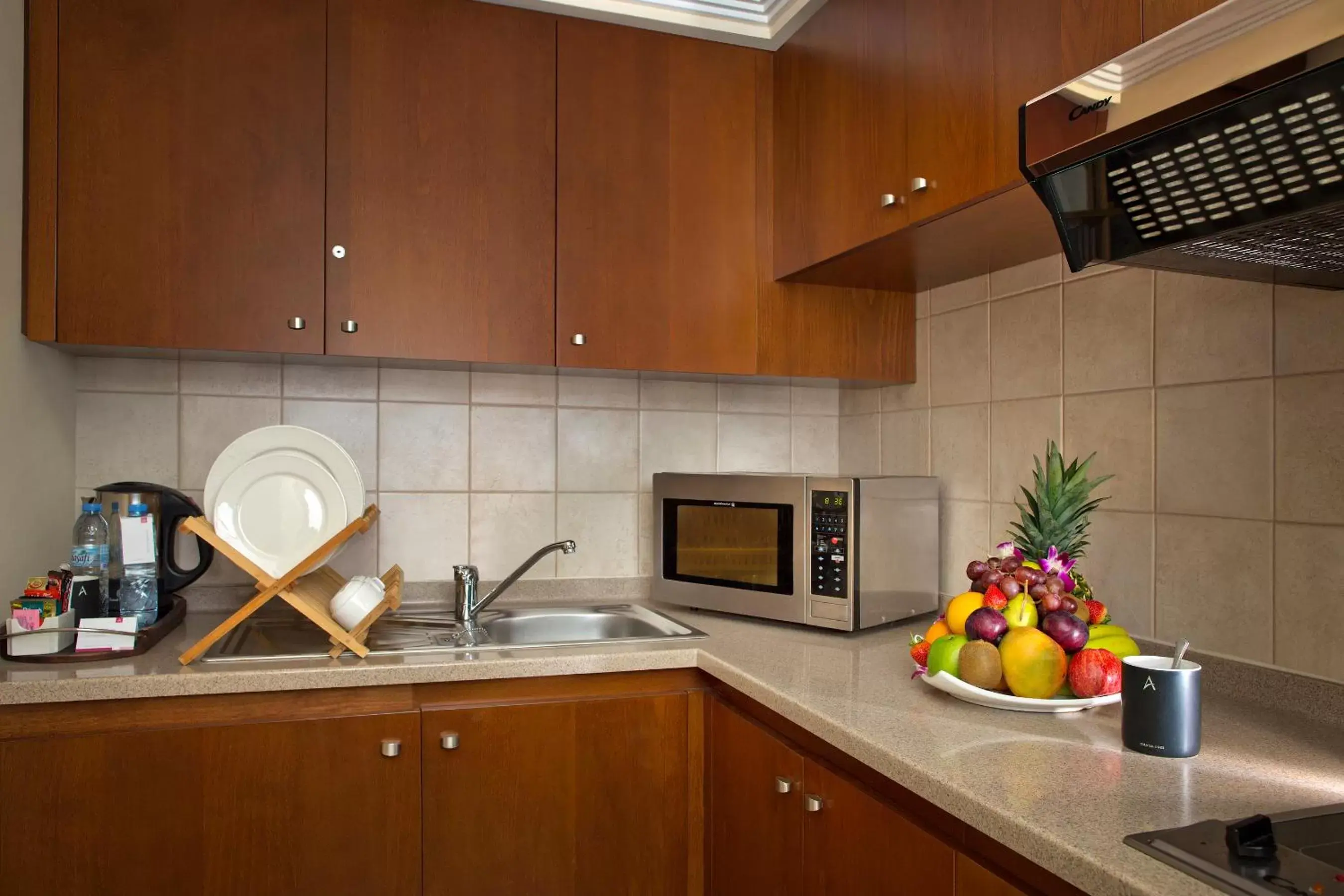 Kitchen or kitchenette, Kitchen/Kitchenette in Al Rawda Arjaan by Rotana, Abu Dhabi