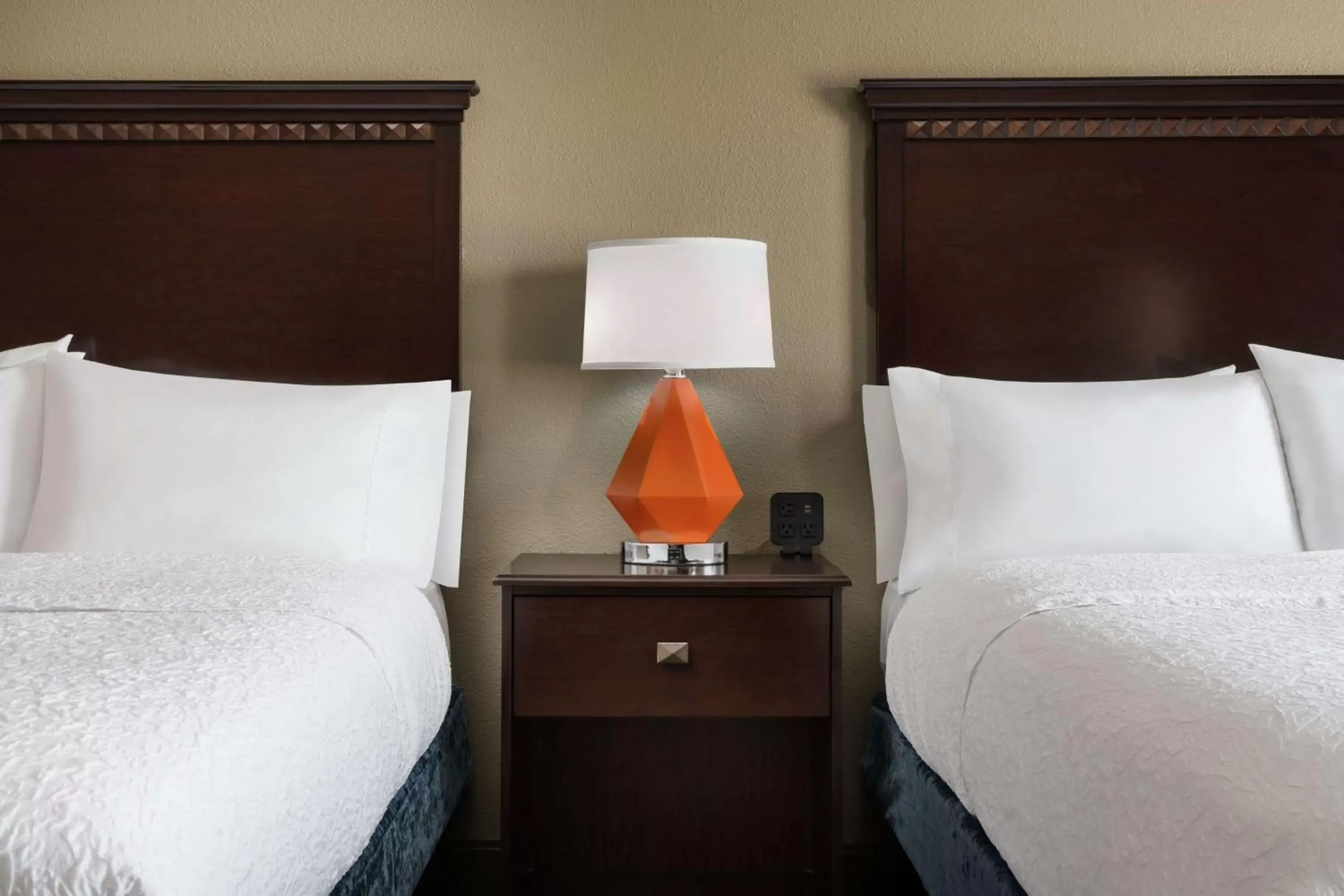 Bed in Hampton Inn & Suites Ft. Lauderdale/West-Sawgrass/Tamarac, FL