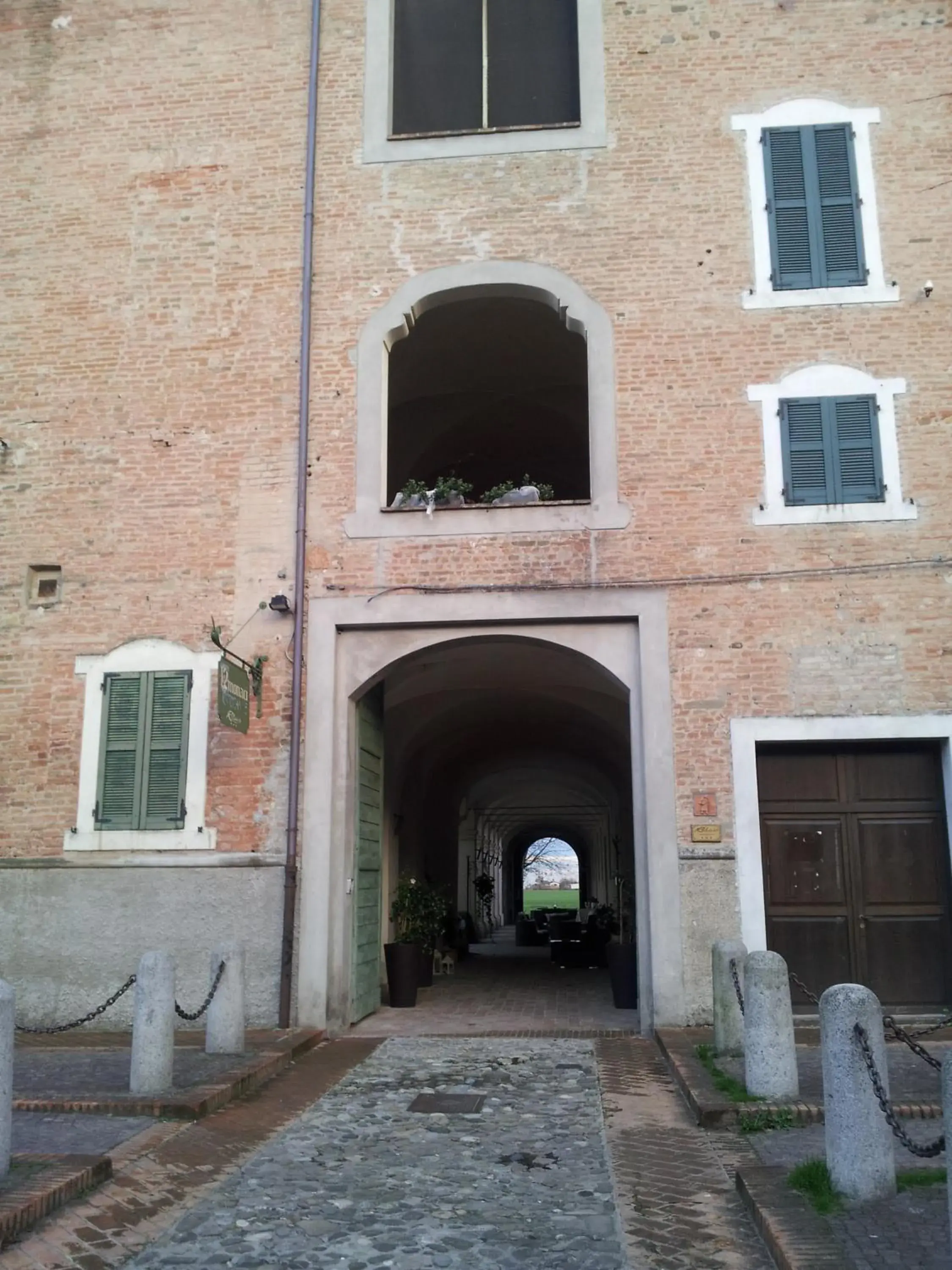 Facade/entrance in Relais Fontevivo