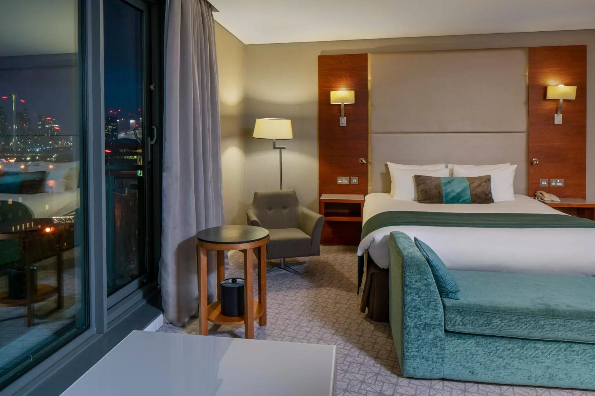 Photo of the whole room, Bed in Crowne Plaza London - Docklands by IHG