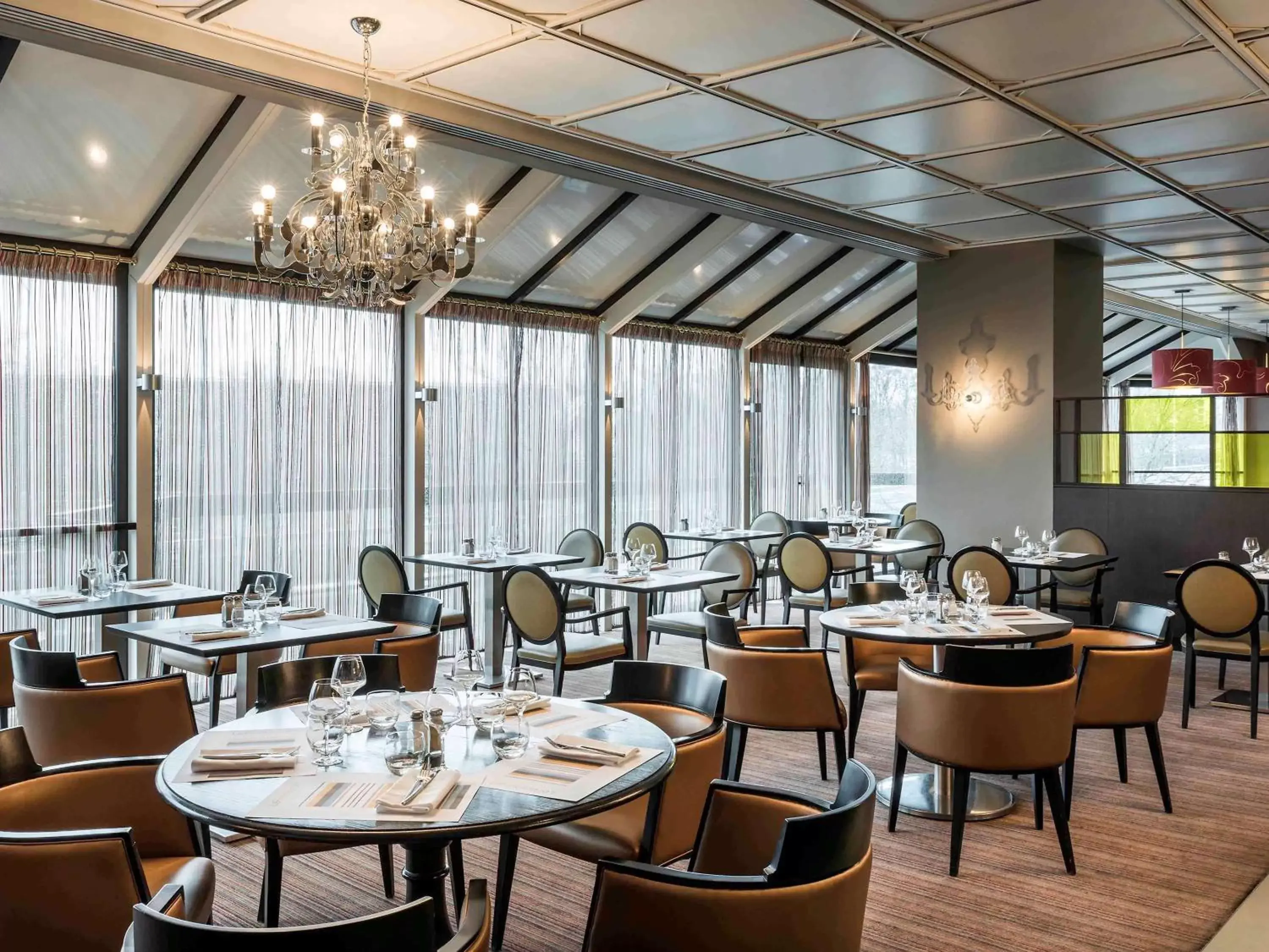 Restaurant/Places to Eat in Mercure Reims Centre Cathédrale