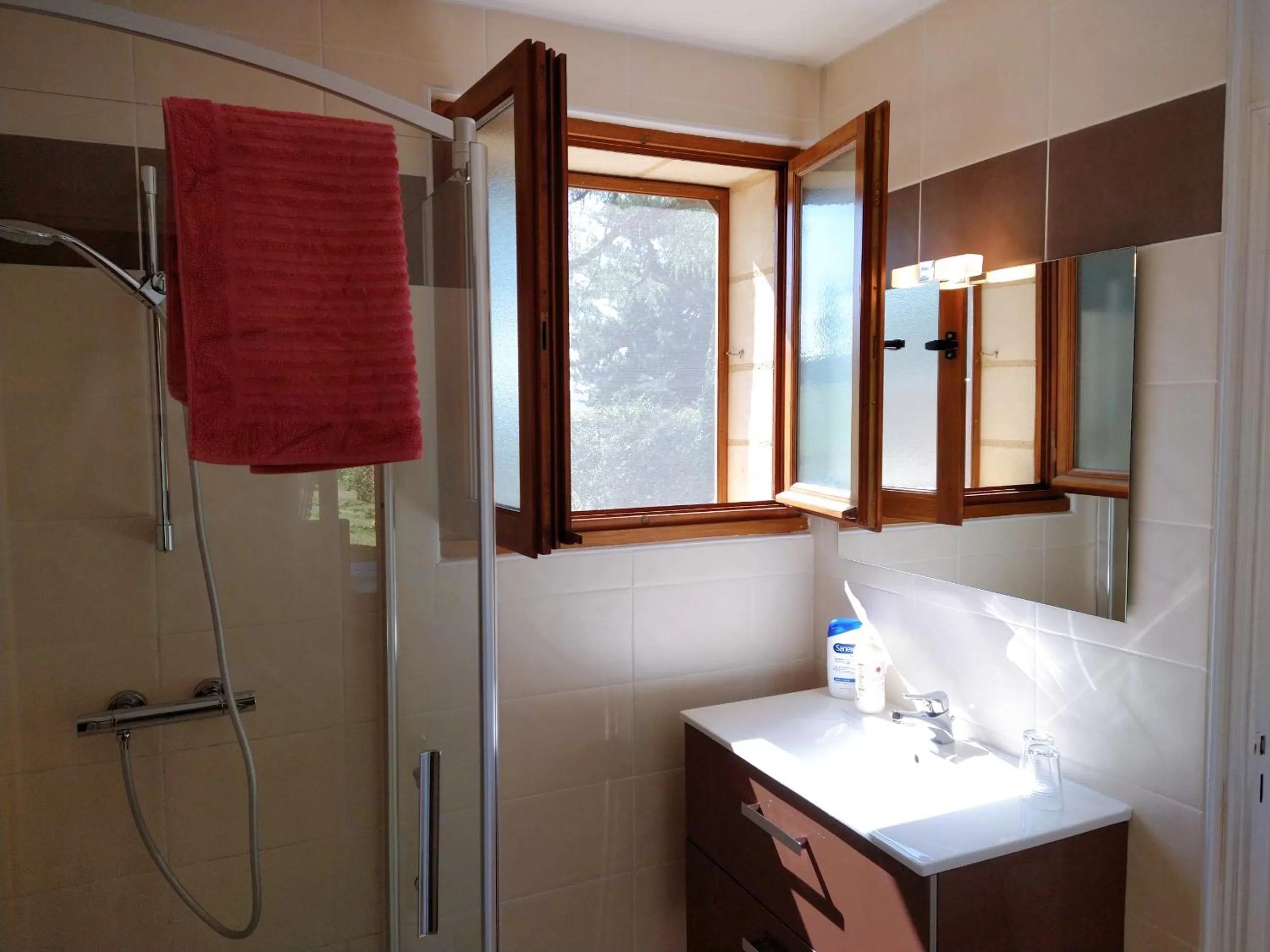 Bathroom in La Colline - Chambre d'hôtes - B&B