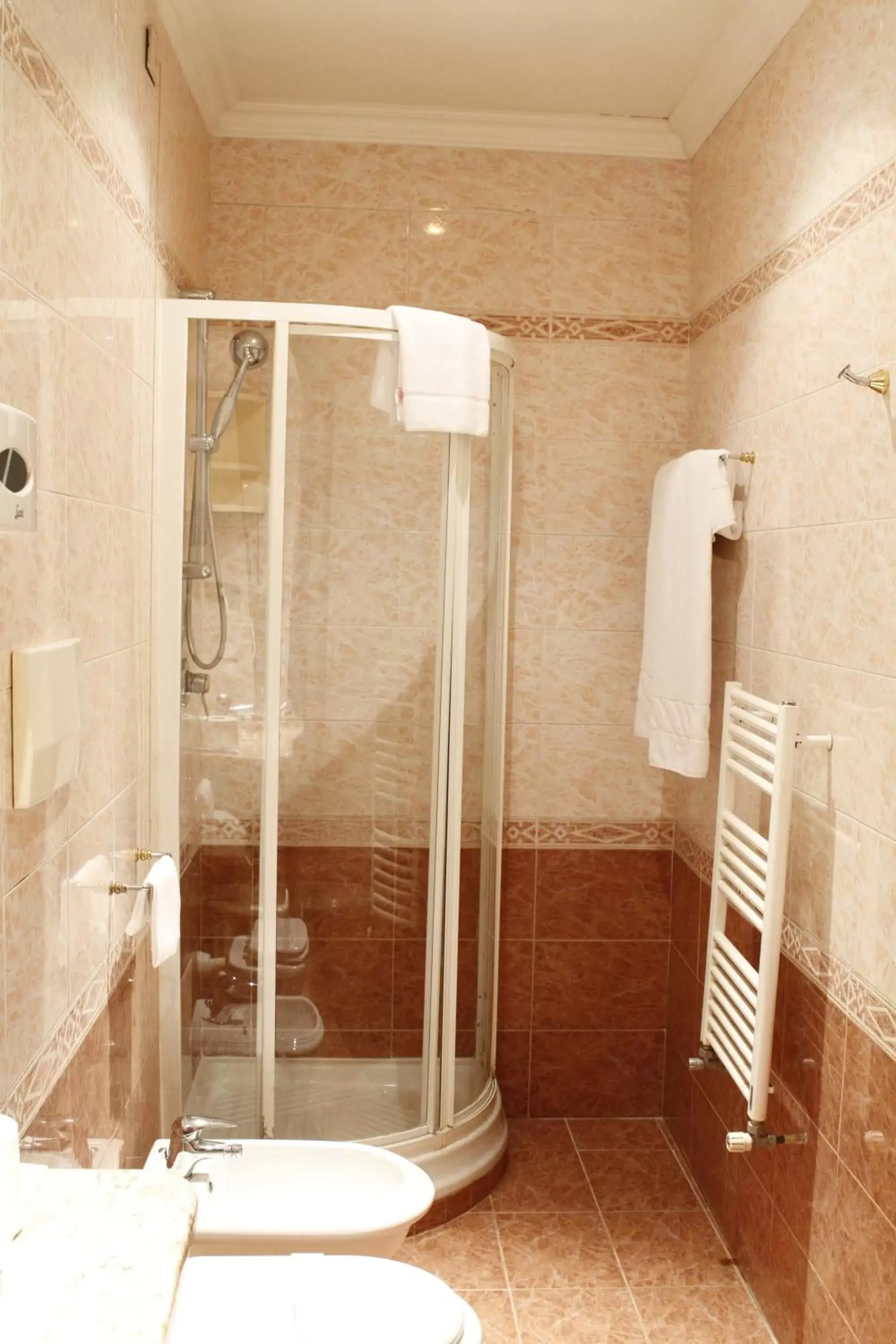 Bathroom in Hotel Genio