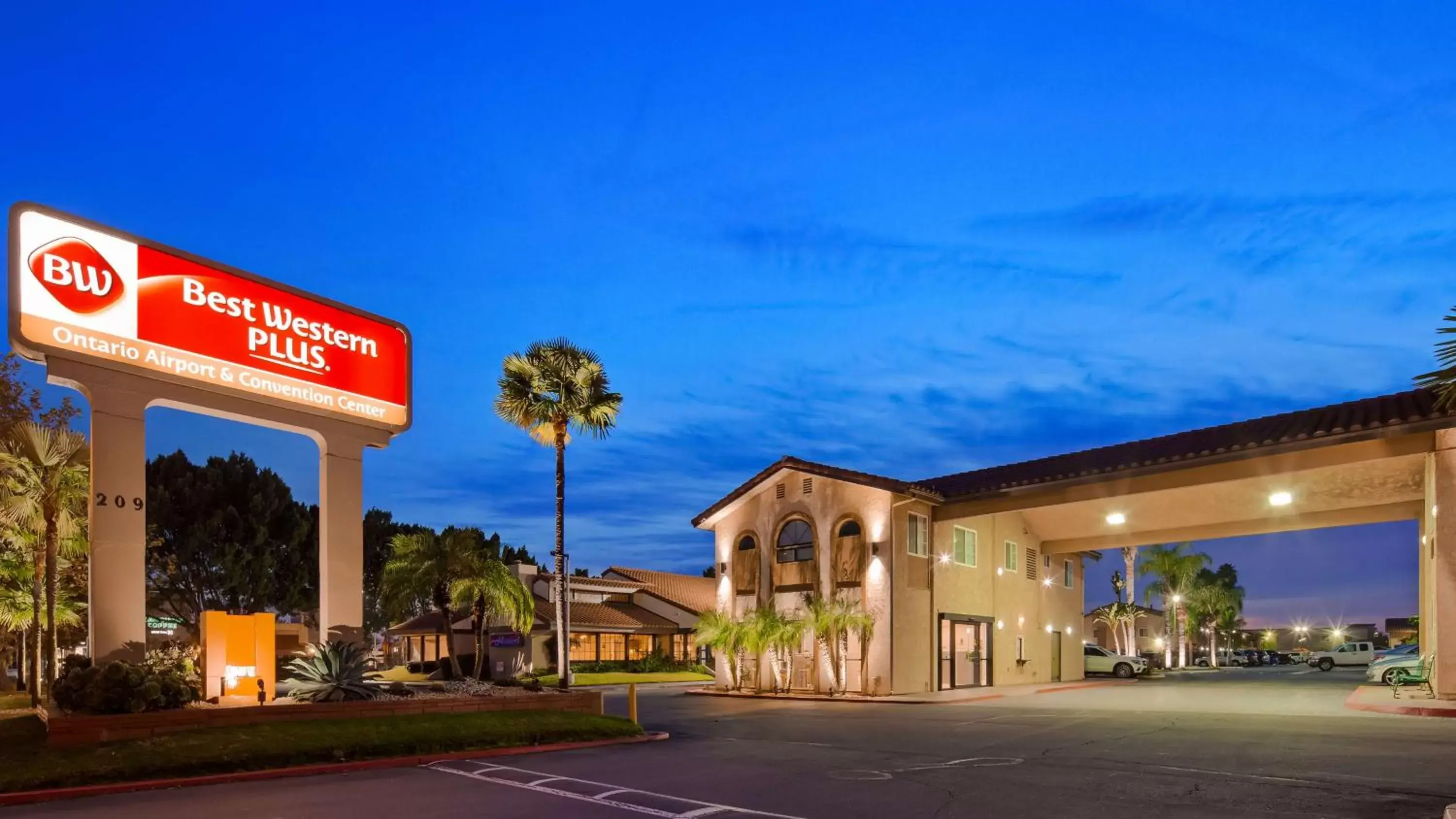Property Building in Best Western Plus Ontario Airport & Convention Center