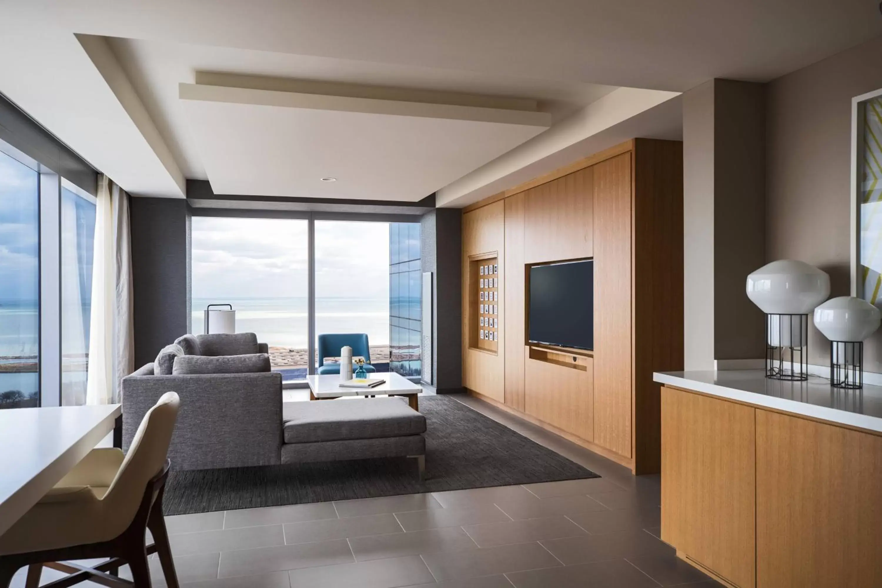 Bedroom, Seating Area in Marriott Marquis Chicago