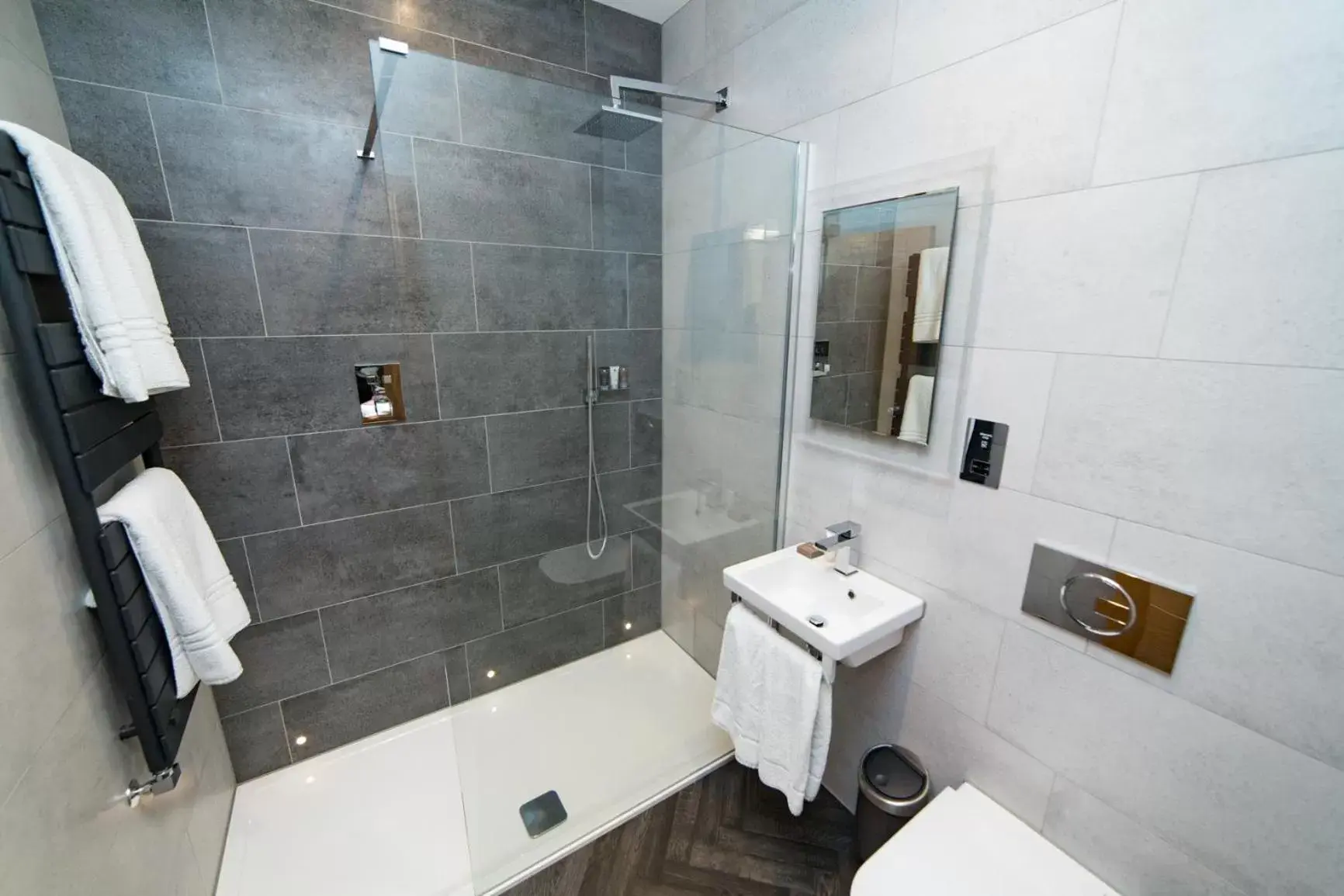 Bathroom in The Hugo - Hotel Concept Canterbury