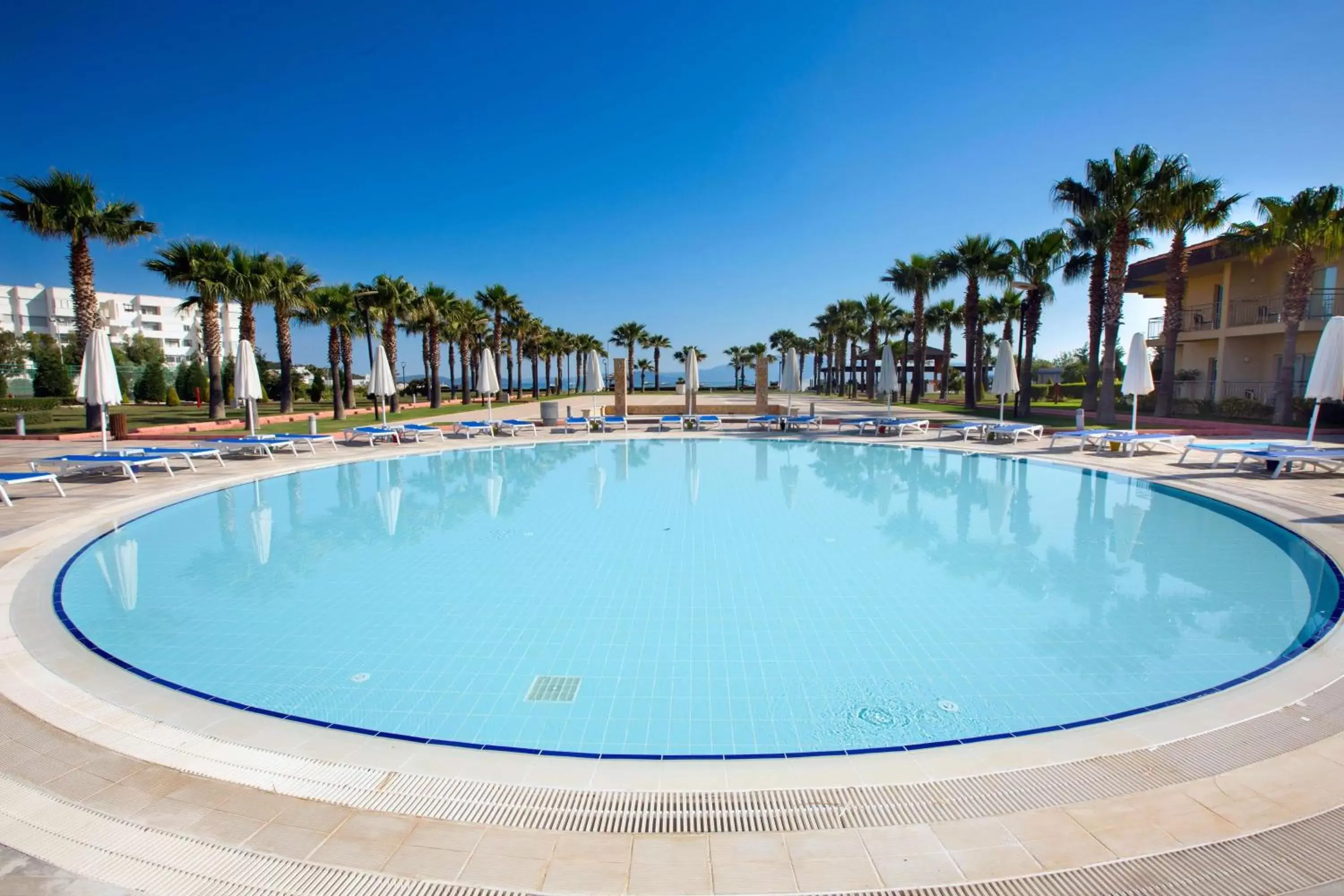 Activities, Swimming Pool in Radisson Blu Resort & Spa Cesme