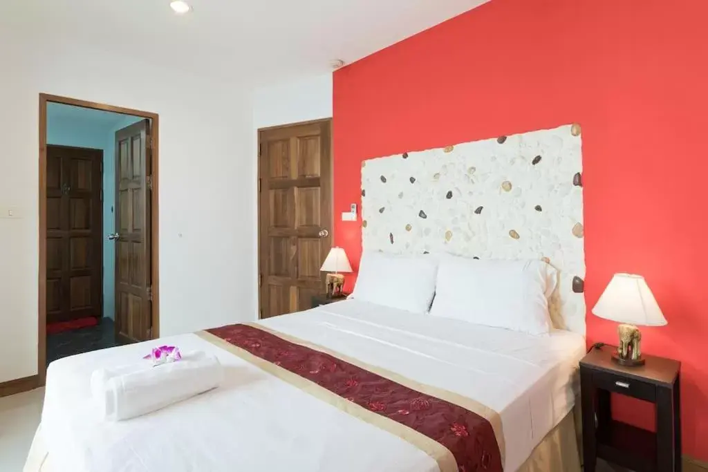 Bedroom, Bed in Mountain Seaview Luxury Apartments